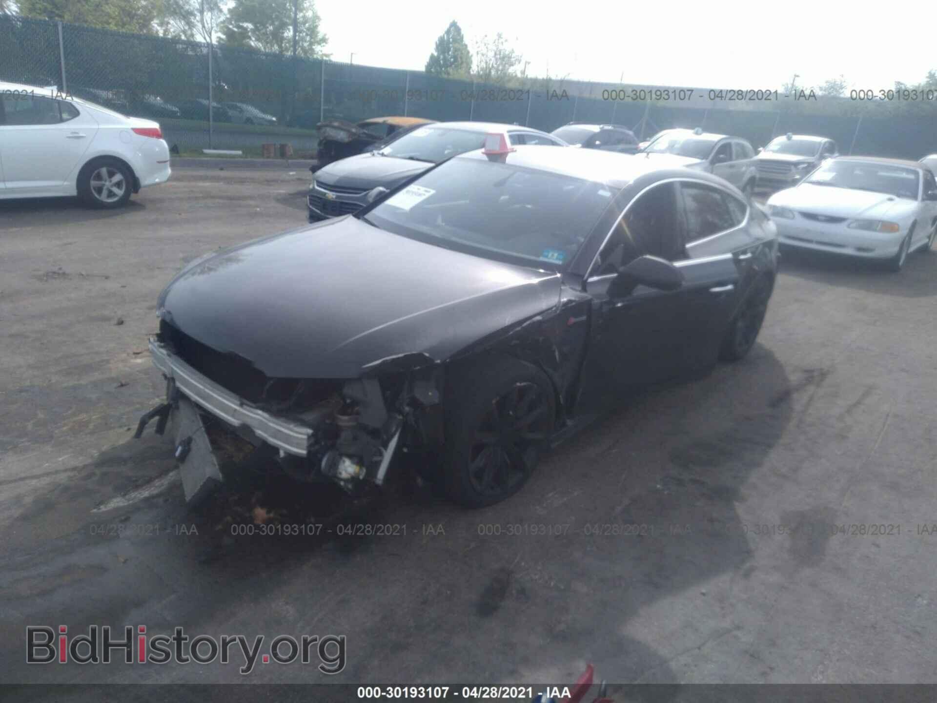 2012 AUDI A7 - VIN: WAU2GAFC5CN076975 - Фото 2