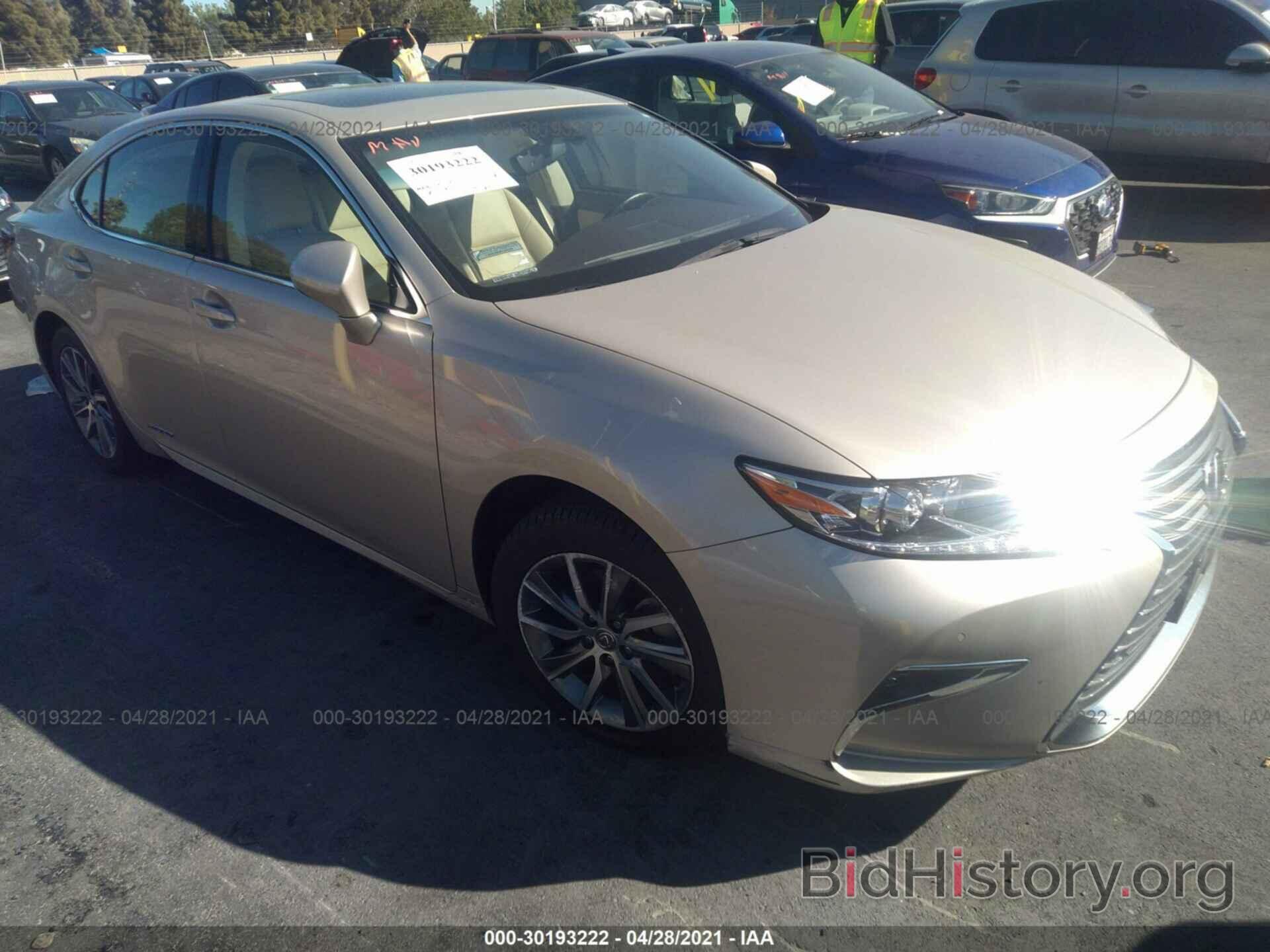 Photo JTHBW1GGXG2107313 - LEXUS ES 300H 2016