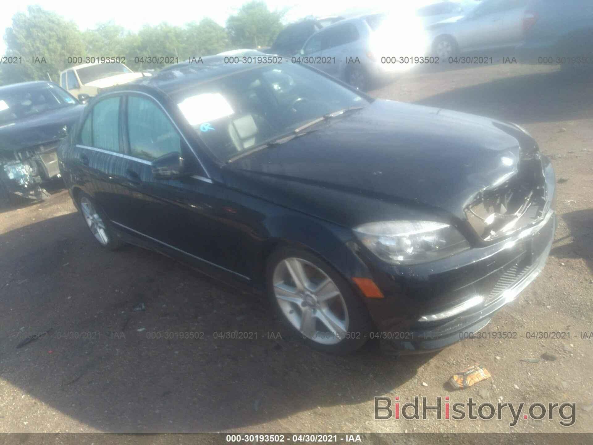 Photo WDDGF8BB3BR186874 - MERCEDES-BENZ C-CLASS 2011