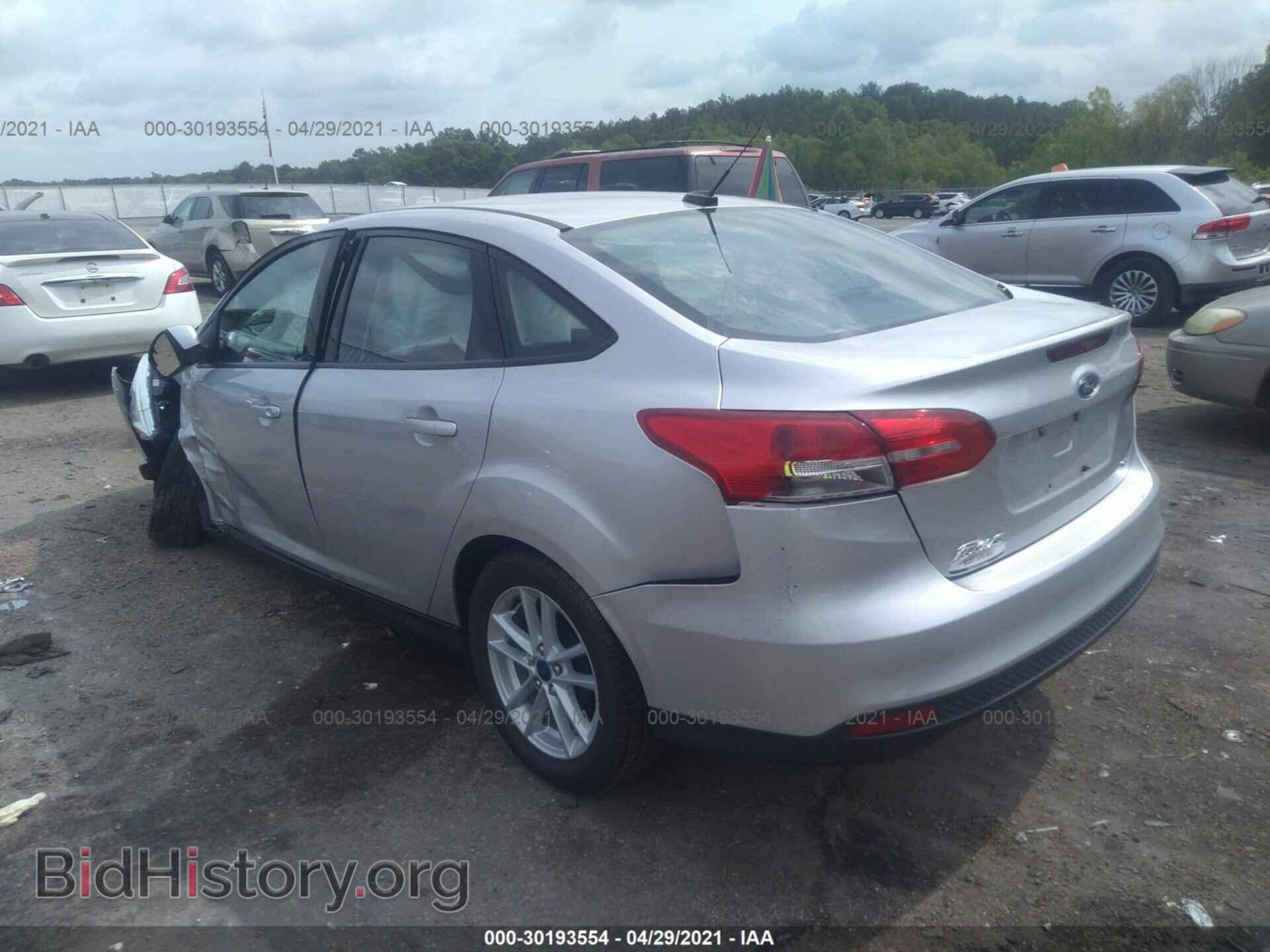 2017 FORD FOCUS - VIN: 1FADP3F2XHL304847 - Фото 3