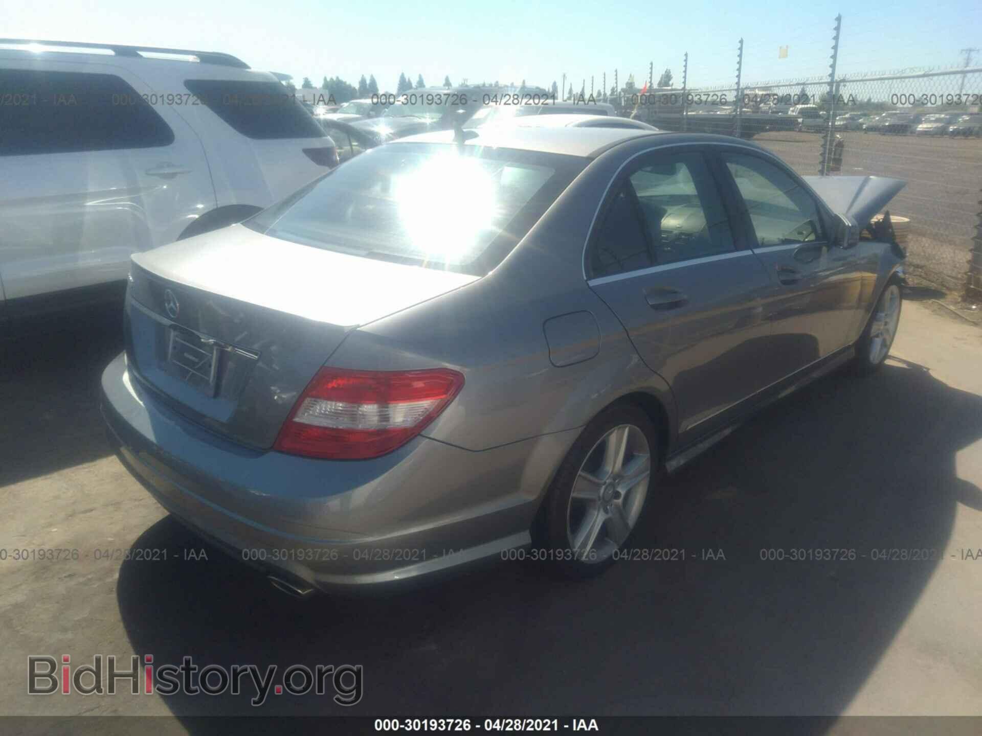 2011 MERCEDES-BENZ C-CLASS - VIN: WDDGF5EB8BA444640 - Фото 4