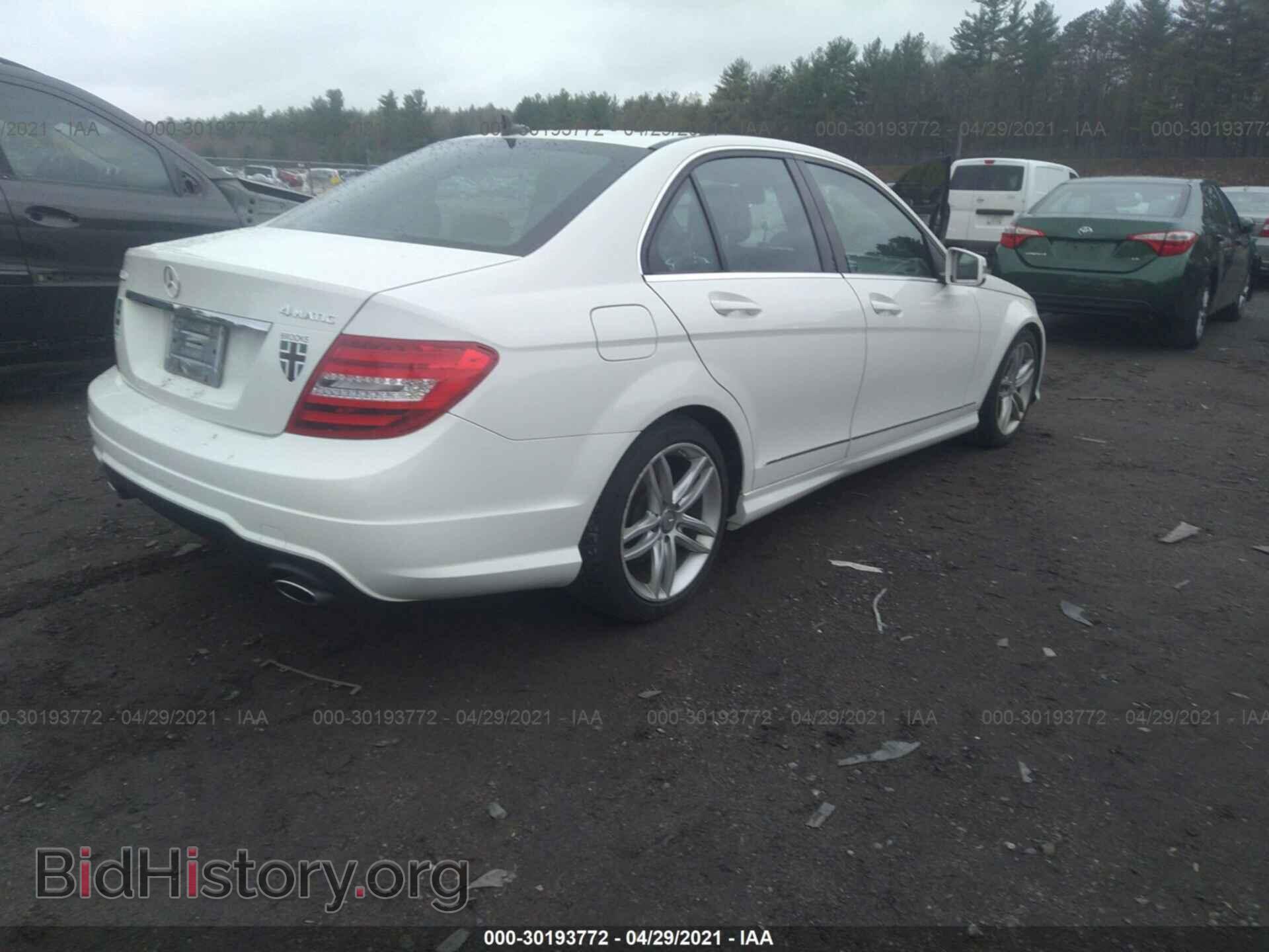 2012 MERCEDES-BENZ C-CLASS - VIN: WDDGF8BB6CA608393 - Фото 4