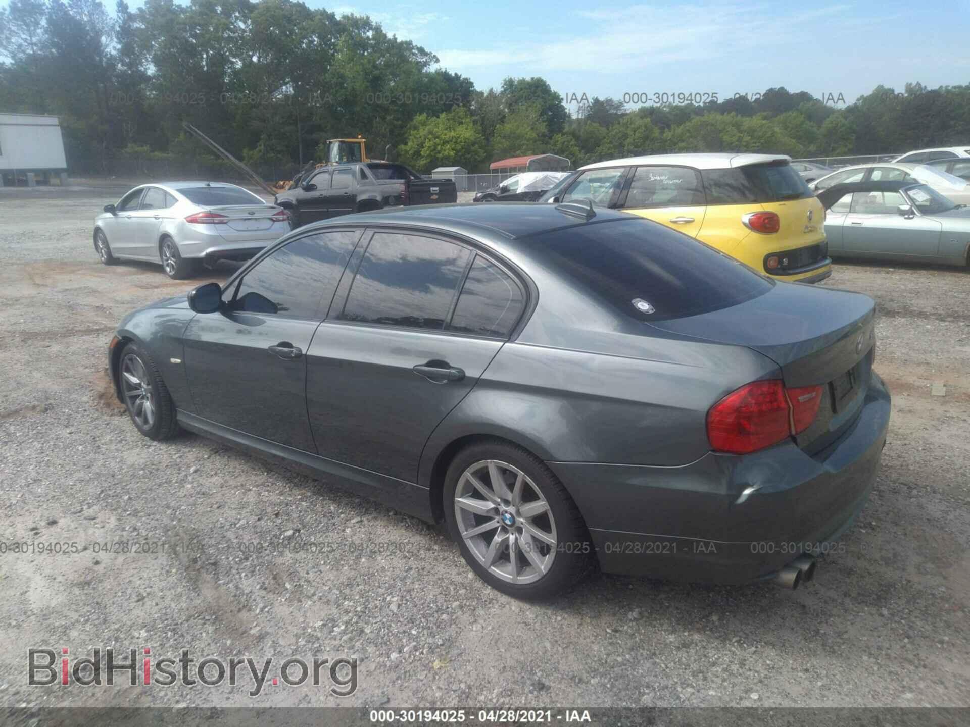 2009 BMW 3 SERIES - VIN: WBAPH73529A172638 - Фото 3