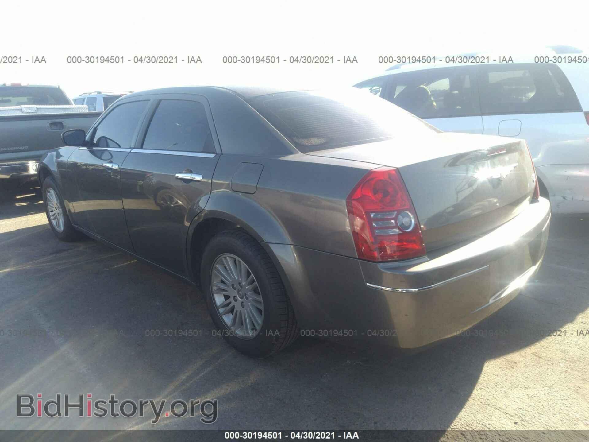 2010 CHRYSLER 300 - VIN: 2C3CA4CD7AH150155 - Фото 3