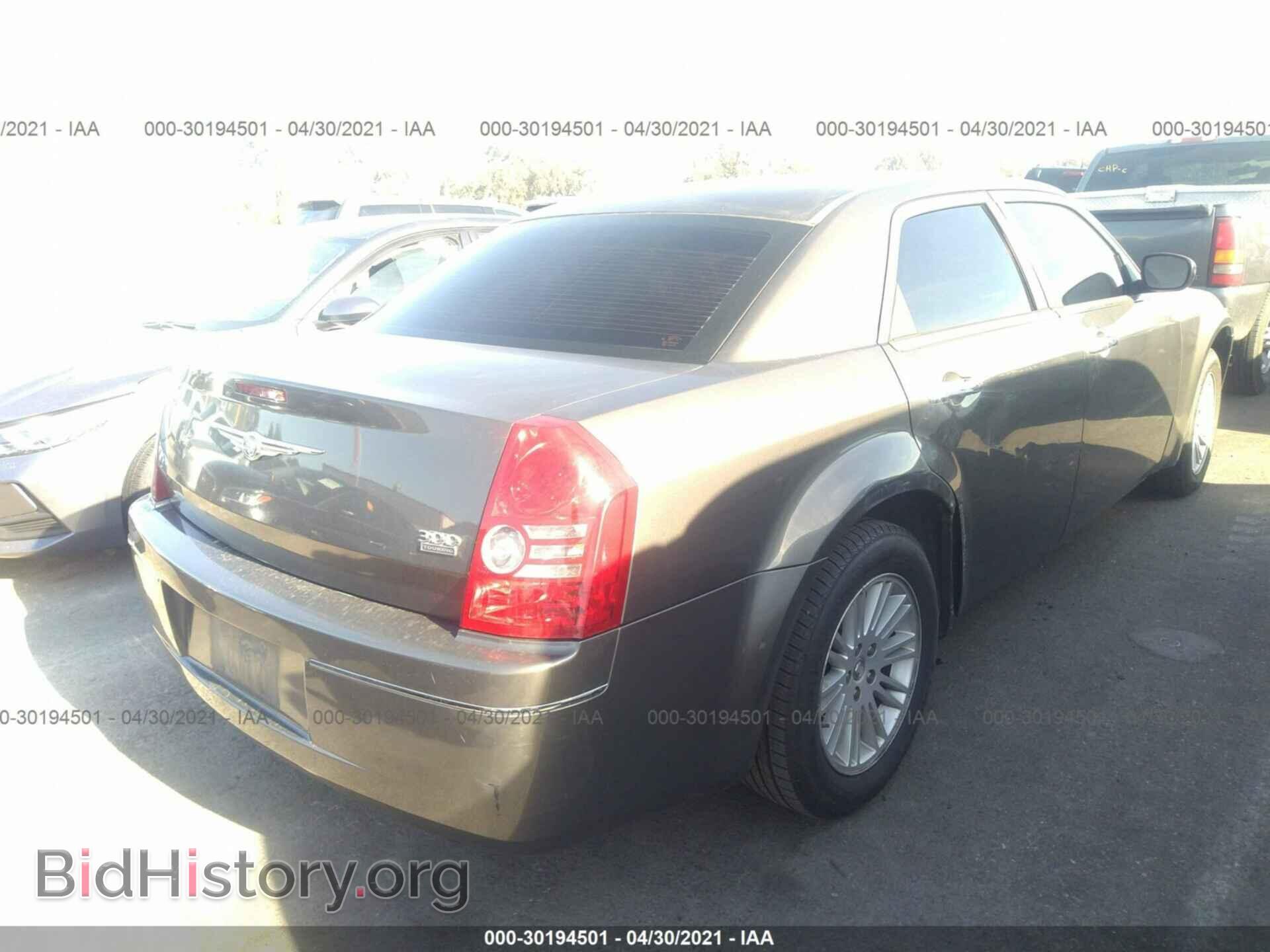 2010 CHRYSLER 300 - VIN: 2C3CA4CD7AH150155 - Фото 6