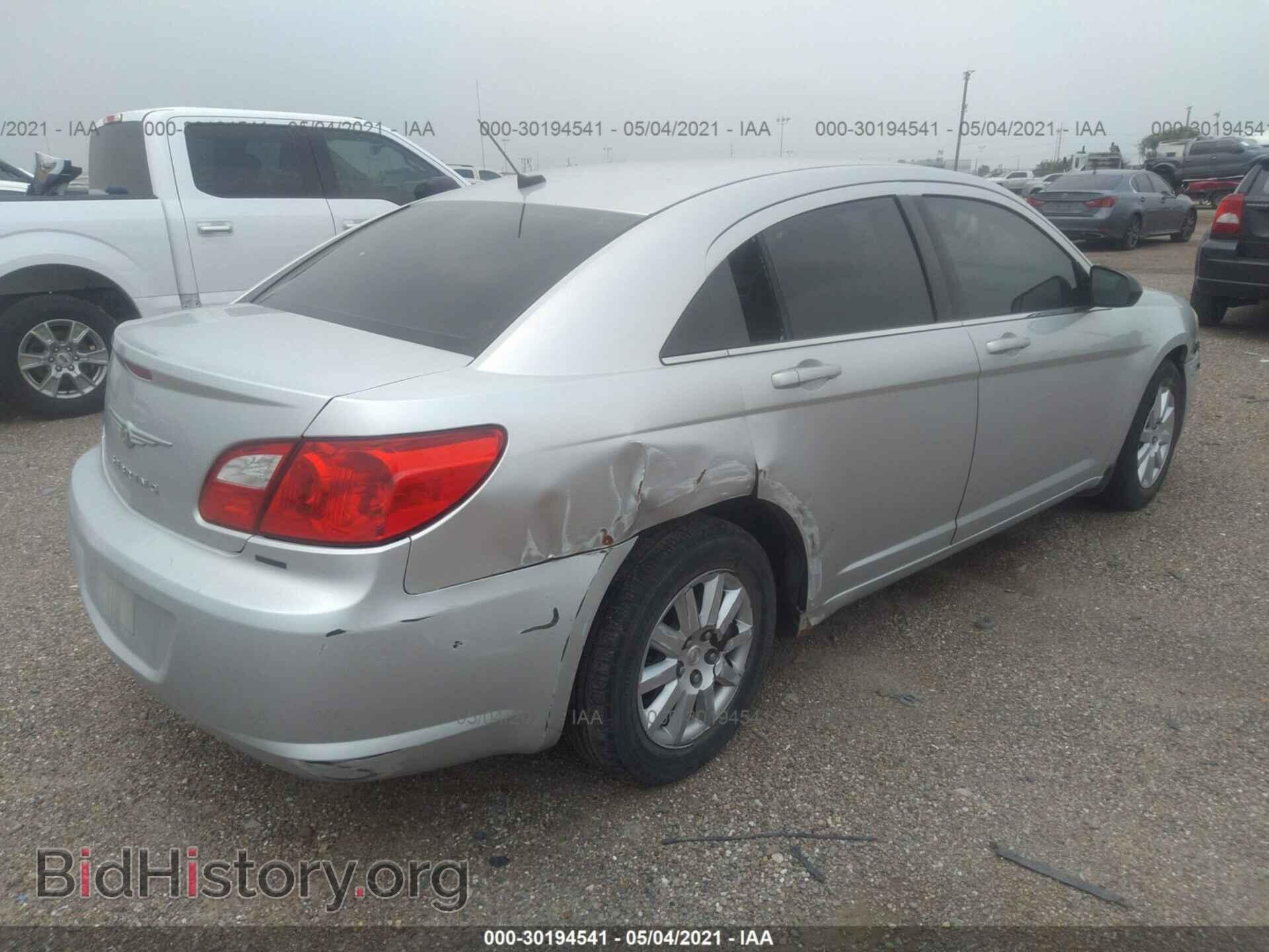 2010 CHRYSLER SEBRING - VIN: 1C3CC4FB0AN179945 - Фото 4