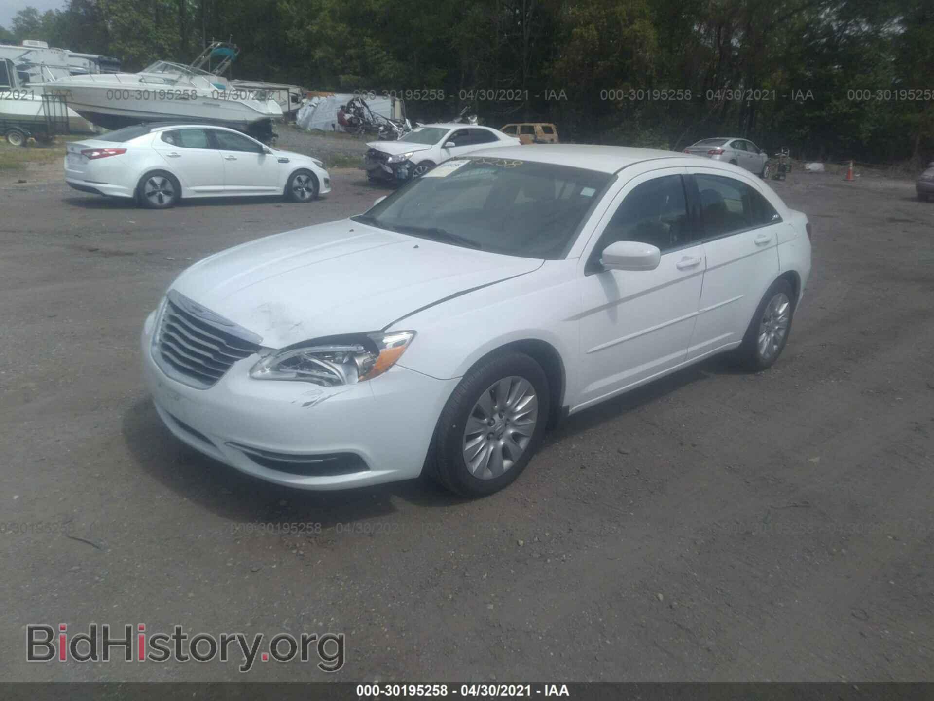 2013 CHRYSLER 200 - VIN: 1C3CCBAB9DN588509 - Photo 2