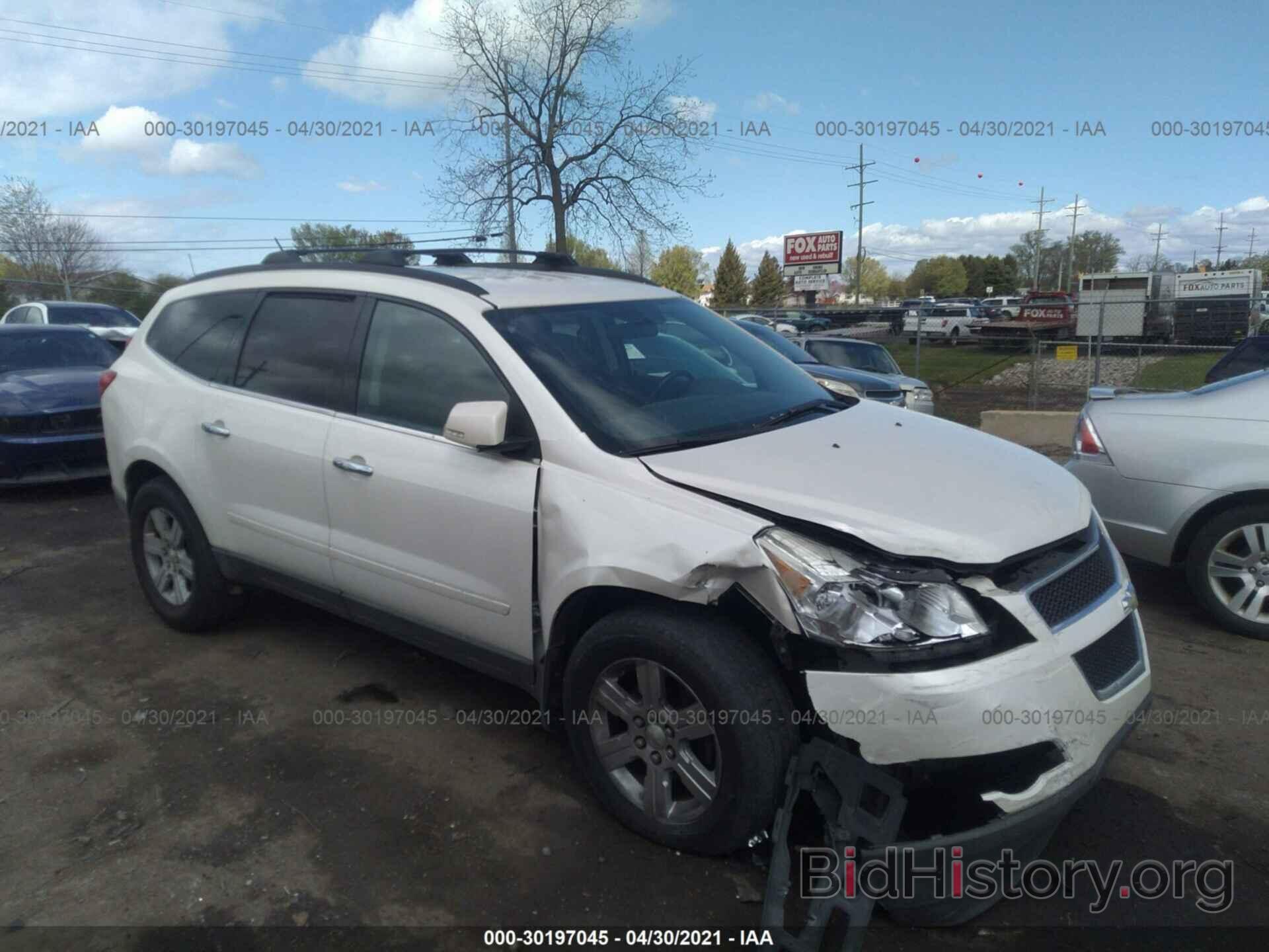 Photo 1GNKVGED5BJ250773 - CHEVROLET TRAVERSE 2011