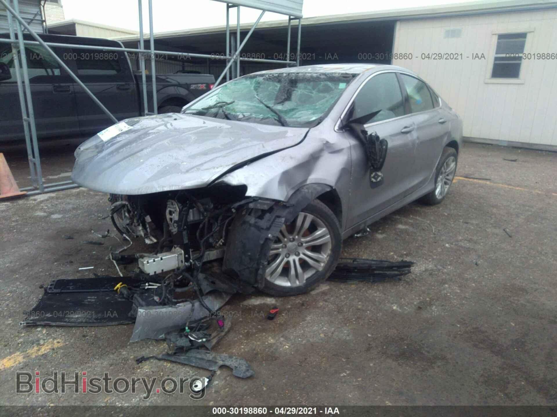 2015 CHRYSLER 200 - VIN: 1C3CCCAB2FN690470 - Фото 2