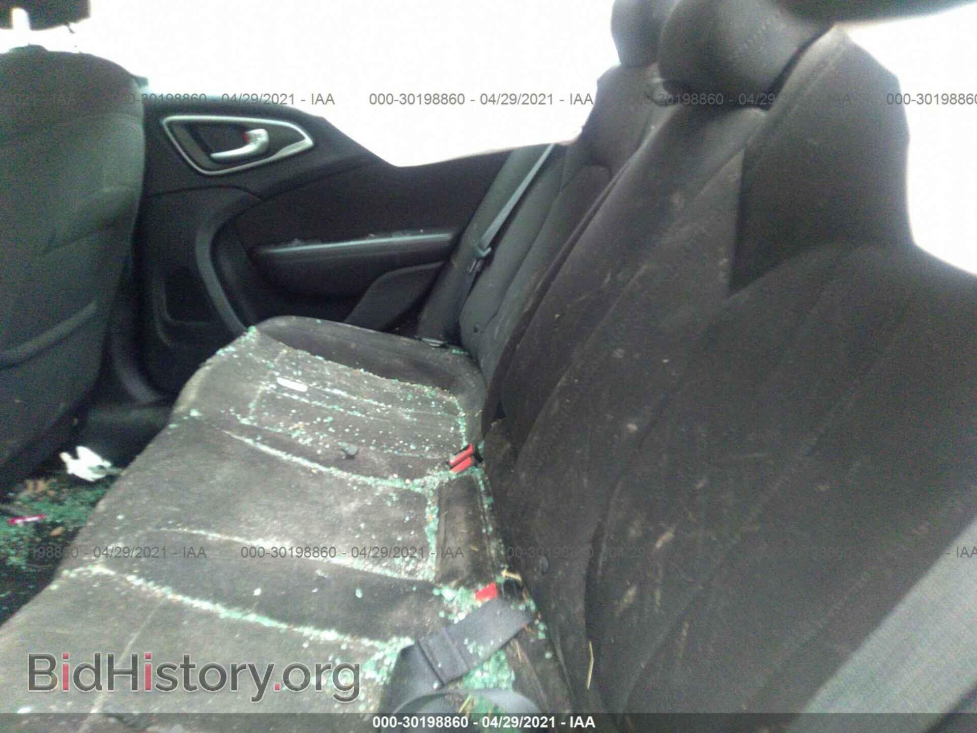 2015 CHRYSLER 200 - VIN: 1C3CCCAB2FN690470 - Фото 8