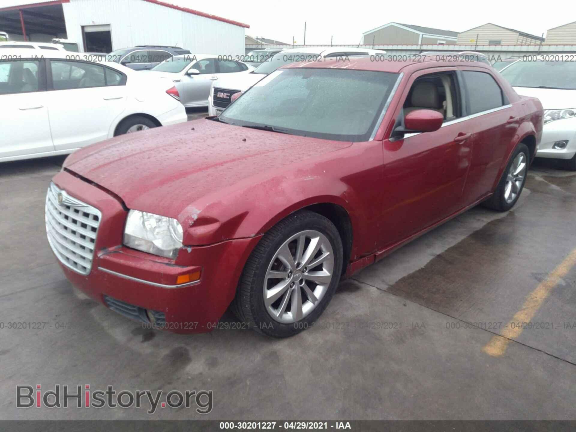 2009 CHRYSLER 300 - VIN: 2C3LA53V89H565141 - Фото 2