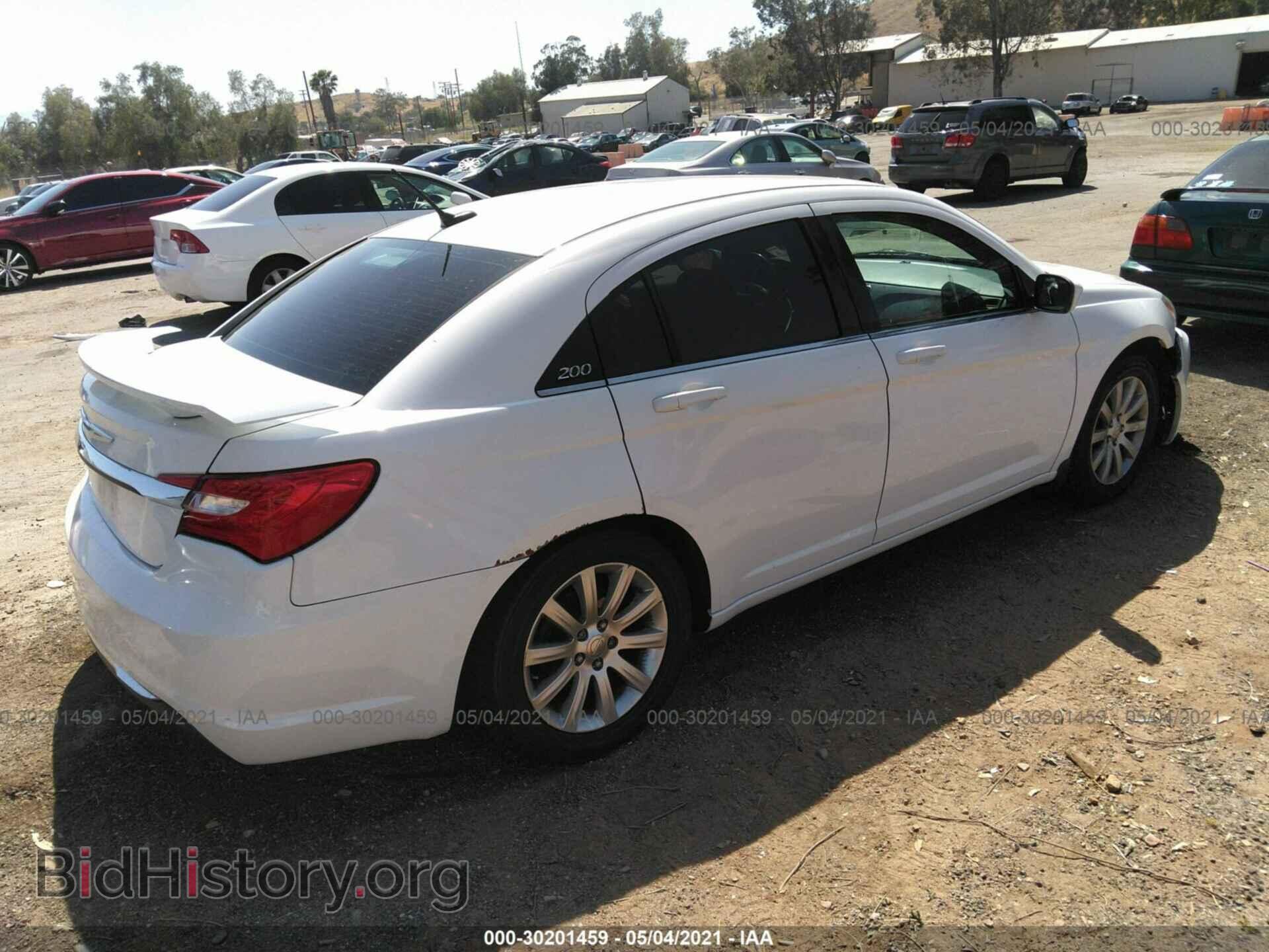 2013 CHRYSLER 200 - VIN: 1C3CCBBG9DN623852 - Photo 4