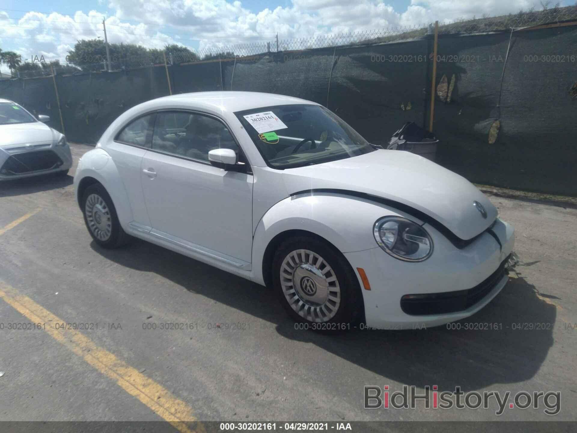 Photo 3VWJ07AT3FM605171 - VOLKSWAGEN BEETLE COUPE 2015