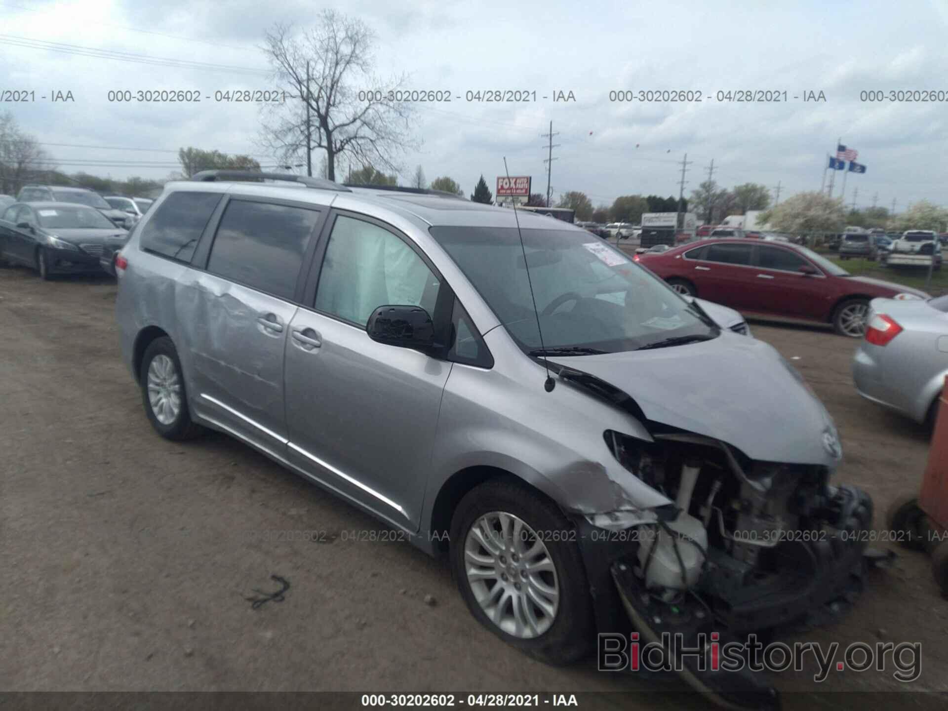 Фотография 5TDYK3DC6DS379785 - TOYOTA SIENNA 2013