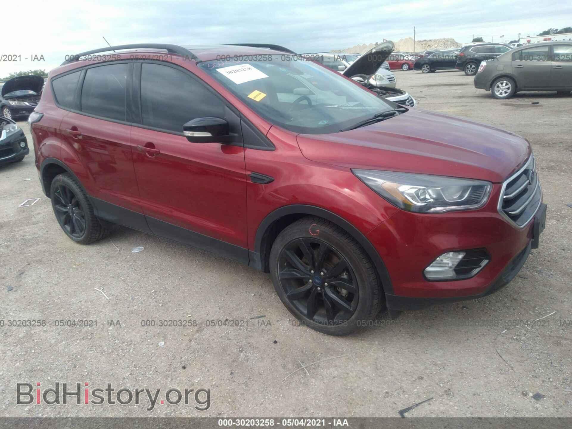 Фотография 1FMCU0J92HUD52883 - FORD ESCAPE 2017