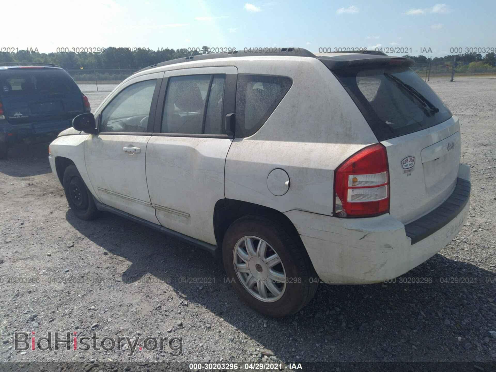 2010 JEEP COMPASS - VIN: 1J4NT4FBXAD554258 - Фото 3