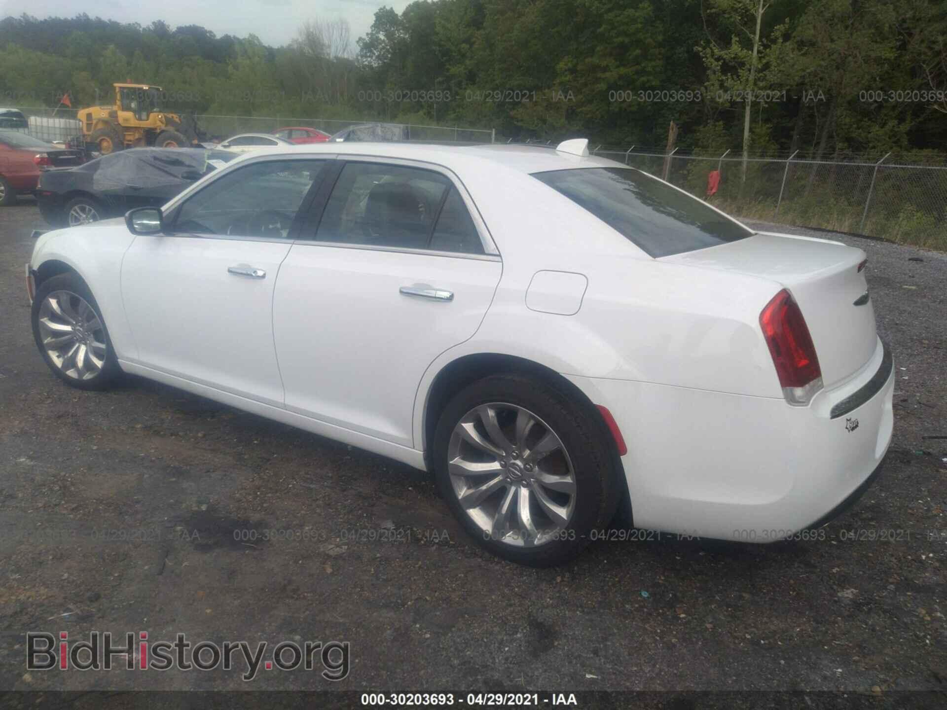 2019 CHRYSLER 300 - VIN: 2C3CCAEG4KH594708 - Фото 3