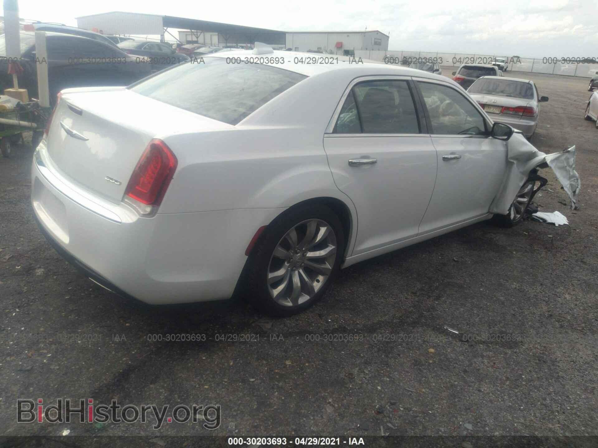 2019 CHRYSLER 300 - VIN: 2C3CCAEG4KH594708 - Фото 4