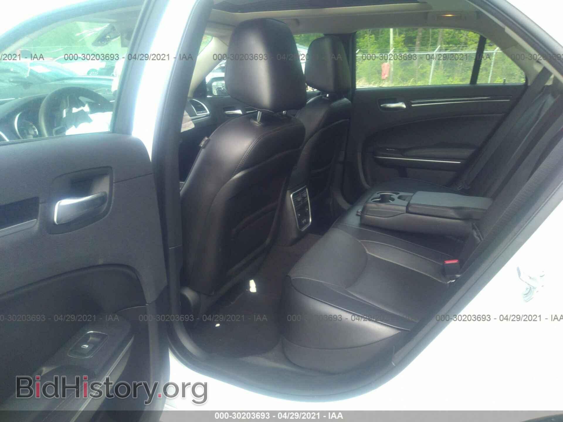 2019 CHRYSLER 300 - VIN: 2C3CCAEG4KH594708 - Фото 8