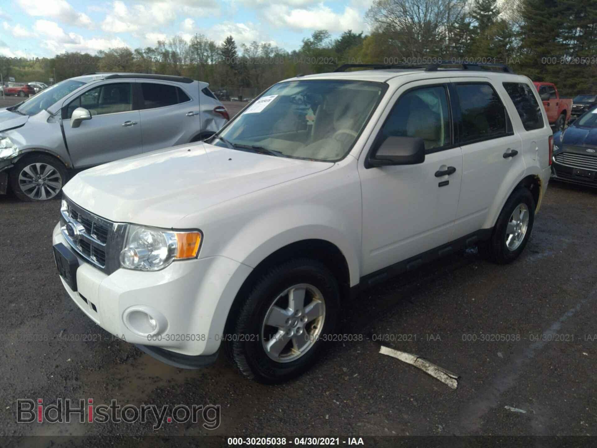 2011 FORD ESCAPE - VIN: 1FMCU9DG2BKB50675 - Photo 2