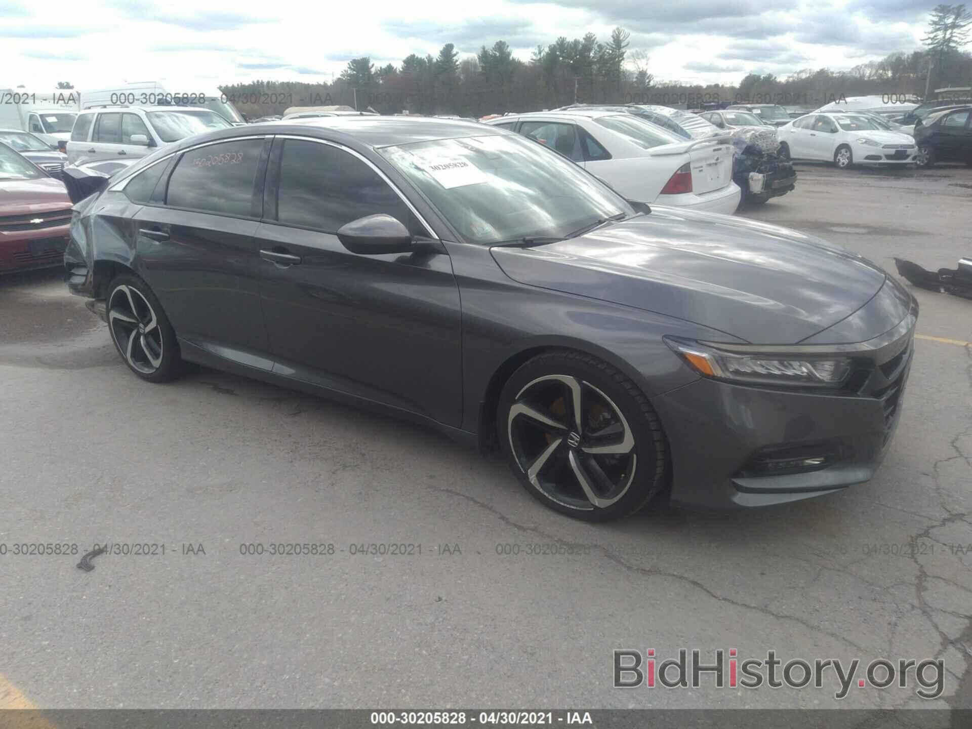 Photo 1HGCV1F37JA021818 - HONDA ACCORD SEDAN 2018