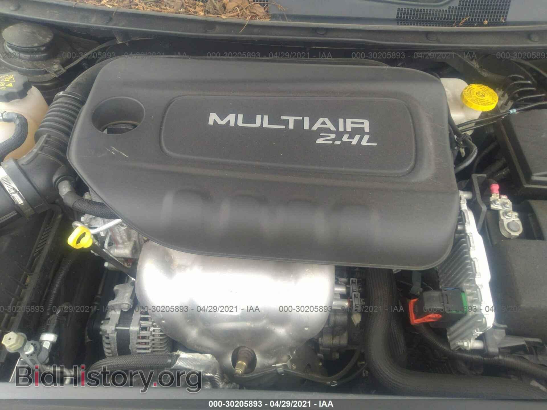 2016 CHRYSLER 200 - VIN: 1C3CCCBB2GN162914 - Фото 10