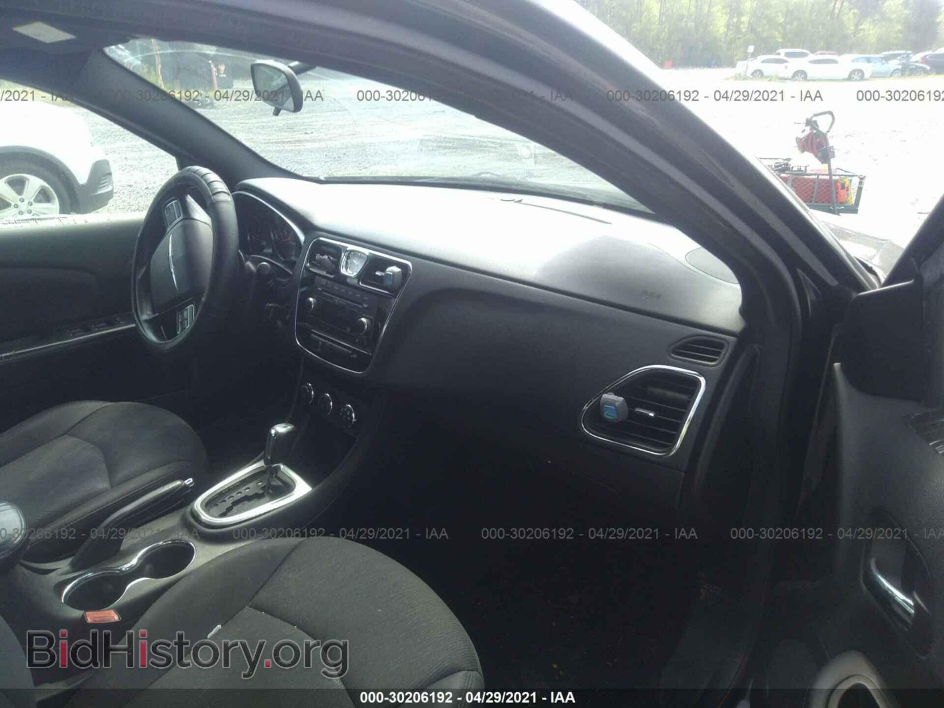 2012 CHRYSLER 200 - VIN: 1C3CCBAB2CN319329 - Фото 5