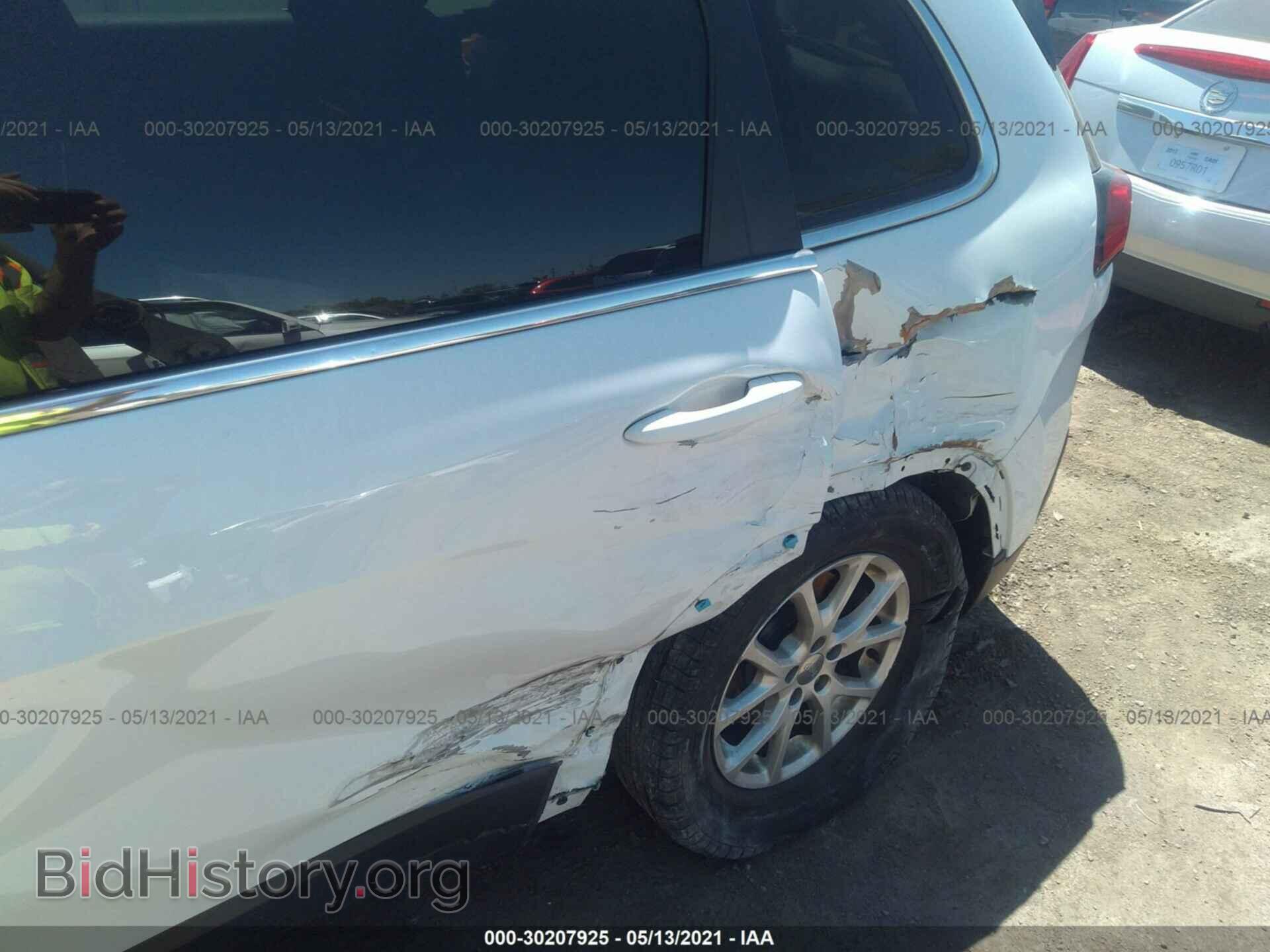 2014 JEEP CHEROKEE - VIN: 1C4PJMCS1EW220400 - Photo 6