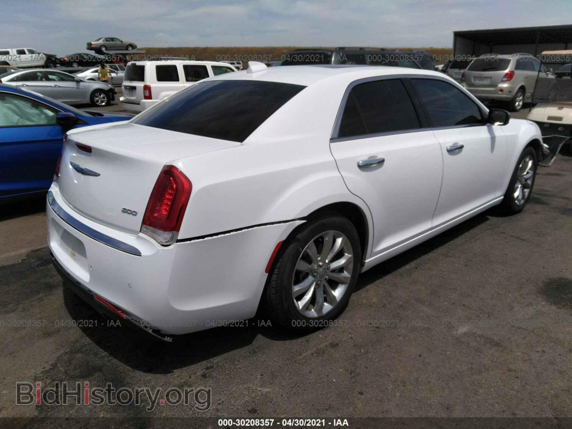 2018 CHRYSLER 300 - VIN: 2C3CCAKG9JH268552 - Фото 4
