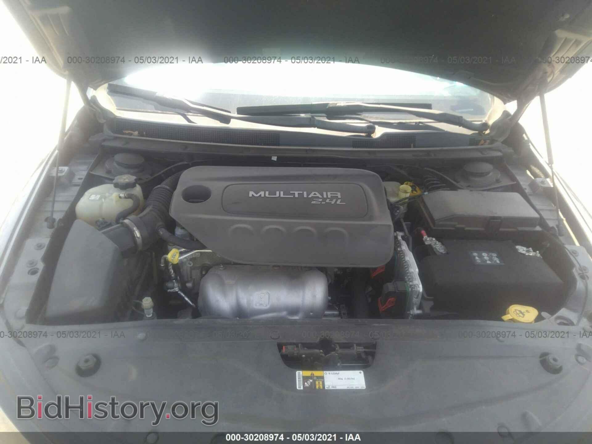 2016 CHRYSLER 200 - VIN: 1C3CCCBB5GN119295 - Фото 10