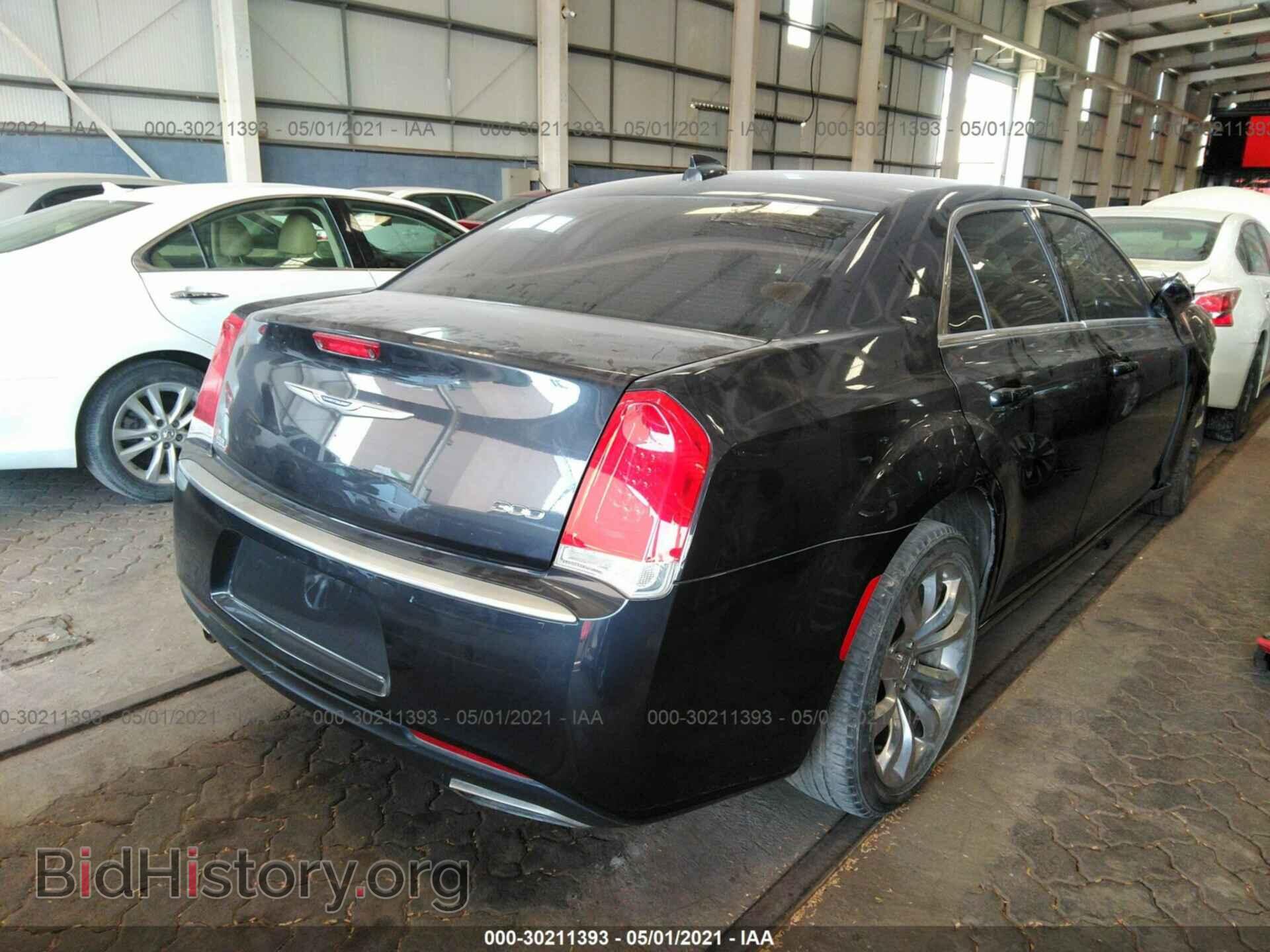 2019 CHRYSLER 300 - VIN: 2C3CCAAG3KH569059 - Фото 4