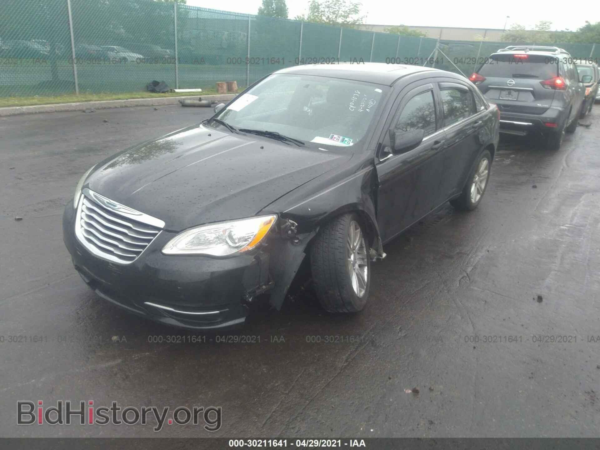 2013 CHRYSLER 200 - VIN: 1C3CCBBB3DN545881 - Фото 2