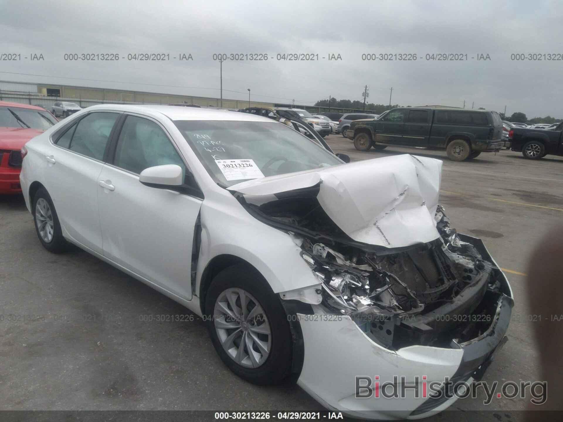 Photo 4T4BF1FK4FR452204 - TOYOTA CAMRY 2015