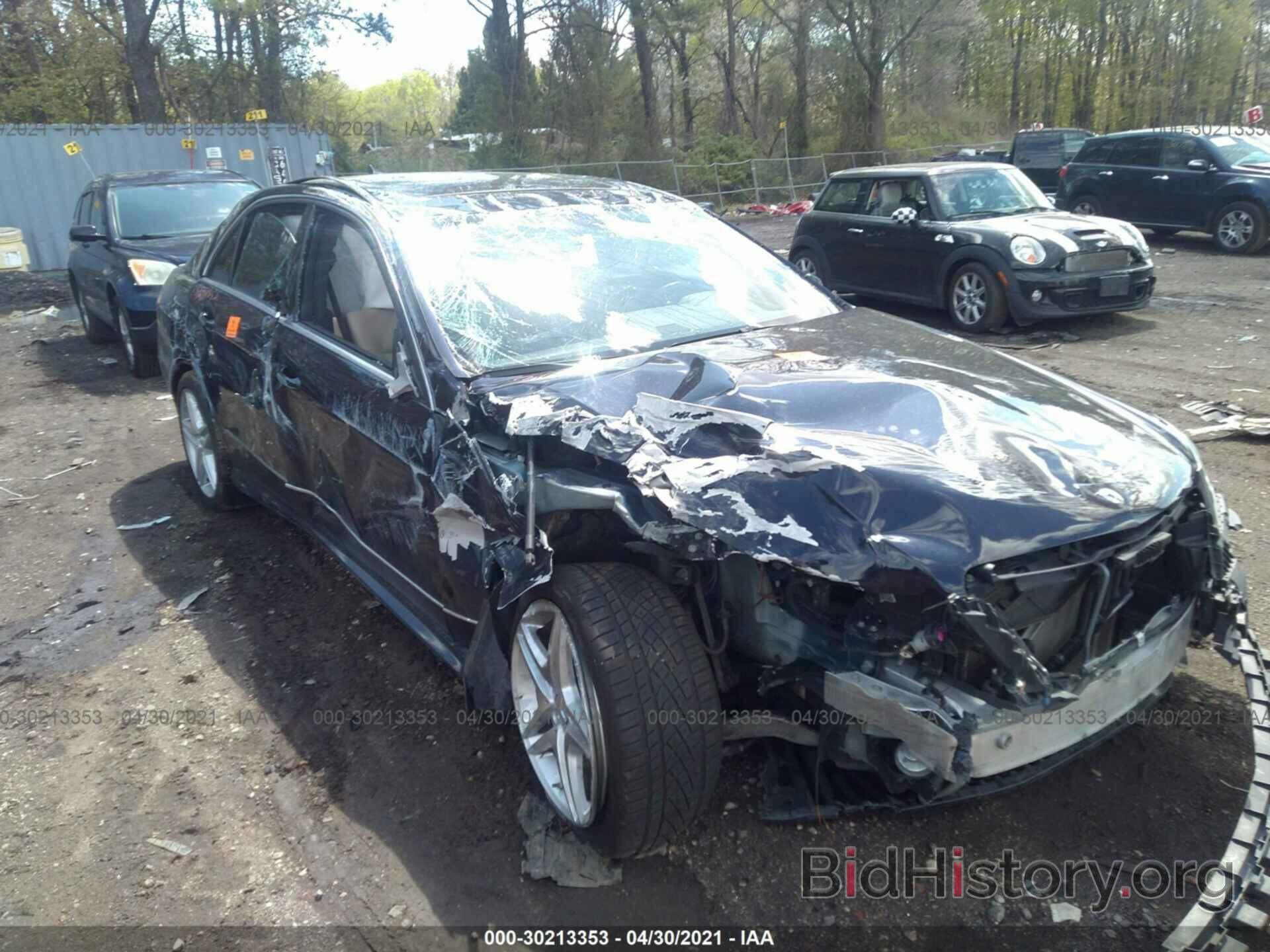 Photo WDDHF8HB4BA422457 - MERCEDES-BENZ E-CLASS 2011