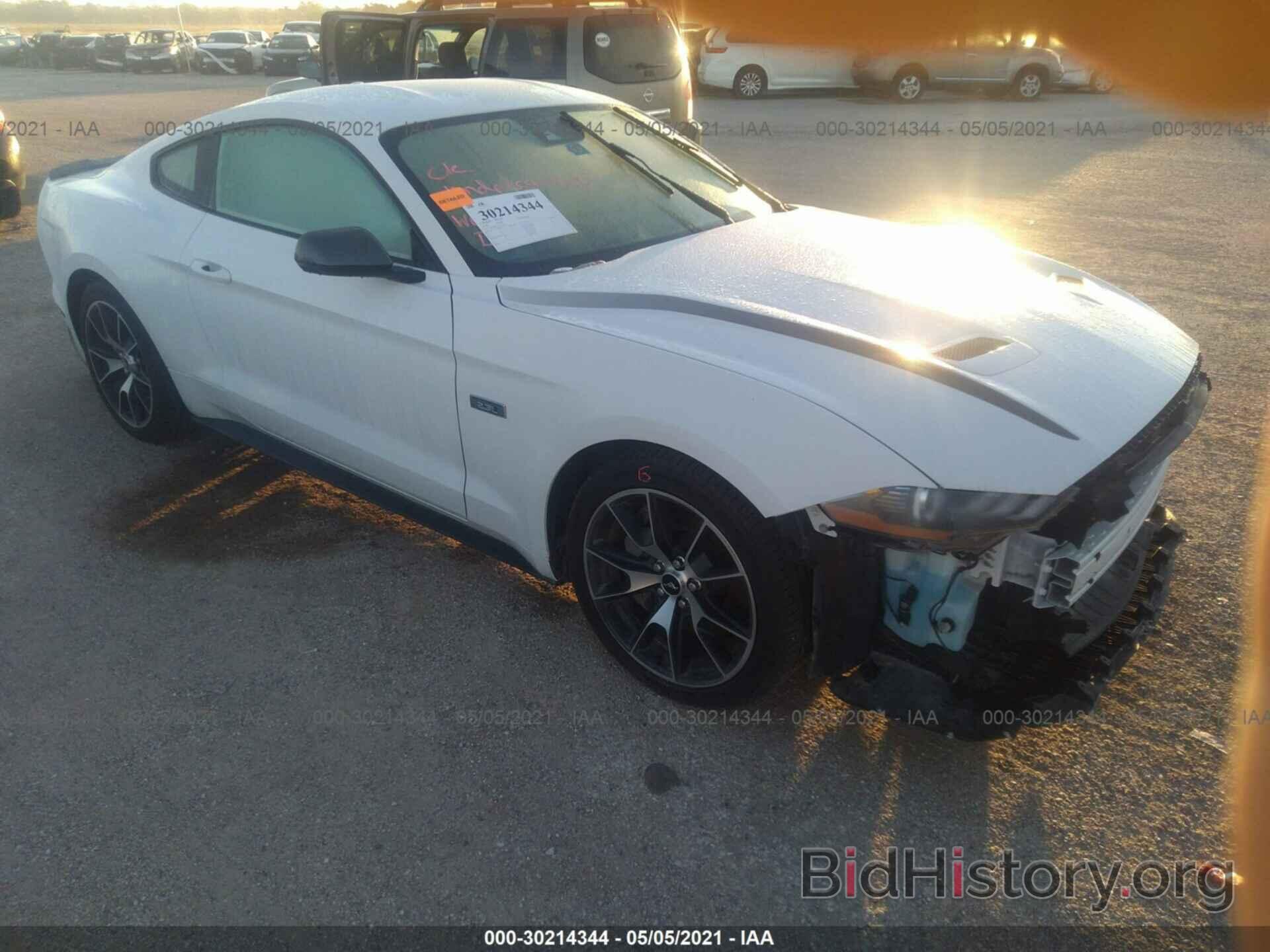 Photo 1FA6P8TDXL5124230 - FORD MUSTANG 2020