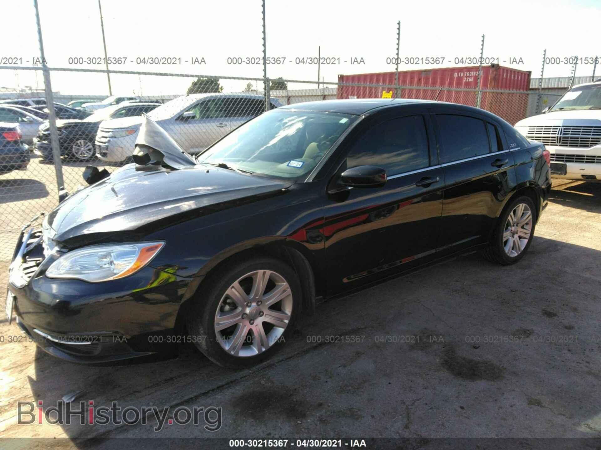 2012 CHRYSLER 200 - VIN: 1C3CCBBG1CN183995 - Фото 2