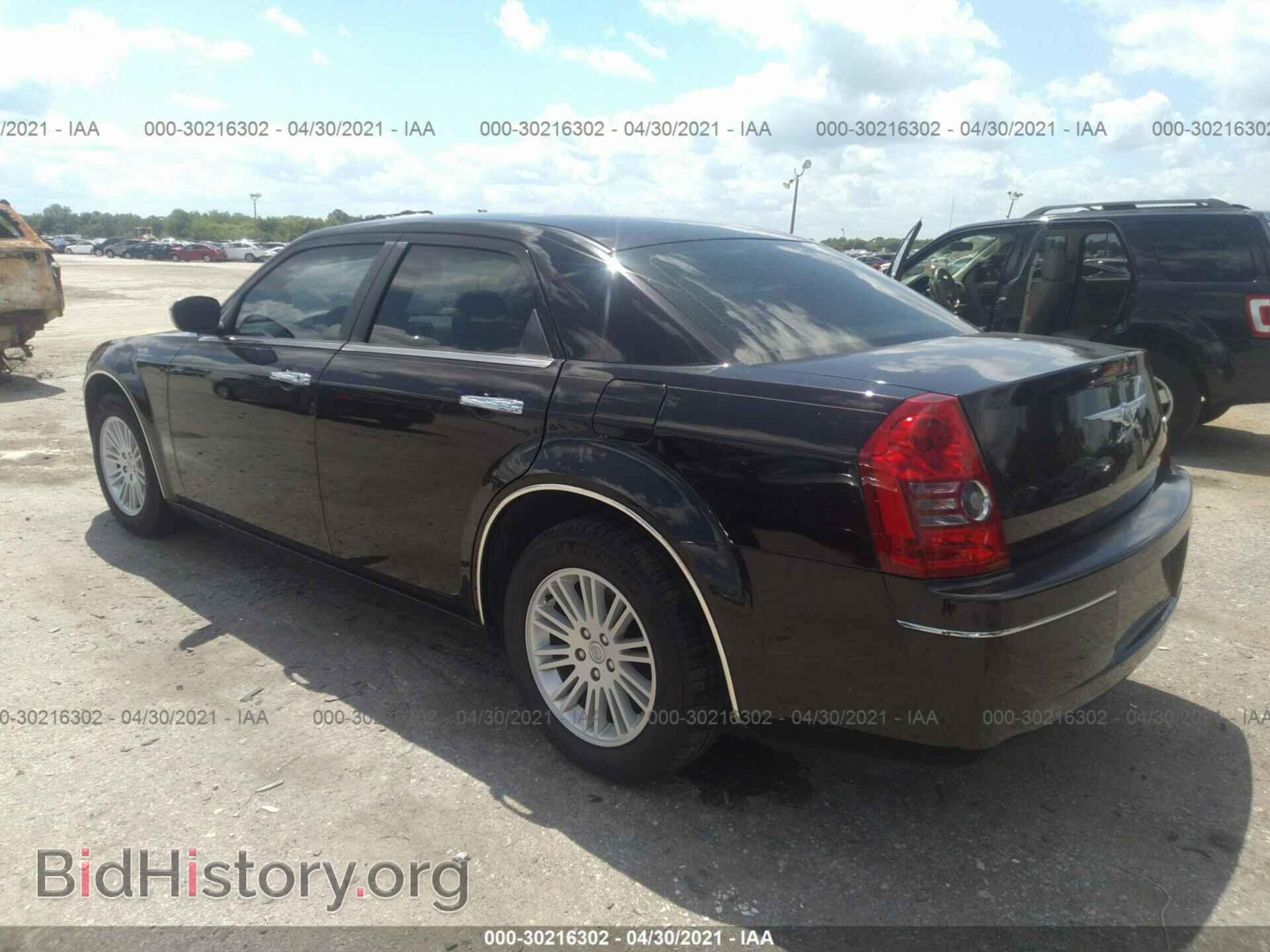 2010 CHRYSLER 300 - VIN: 2C3CA4CD2AH159037 - Photo 3