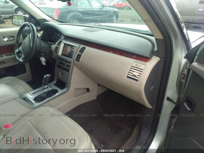 2011 Ford FLEX (VIN 2FMGK5DC5BBD27856) — photo 5 of 11