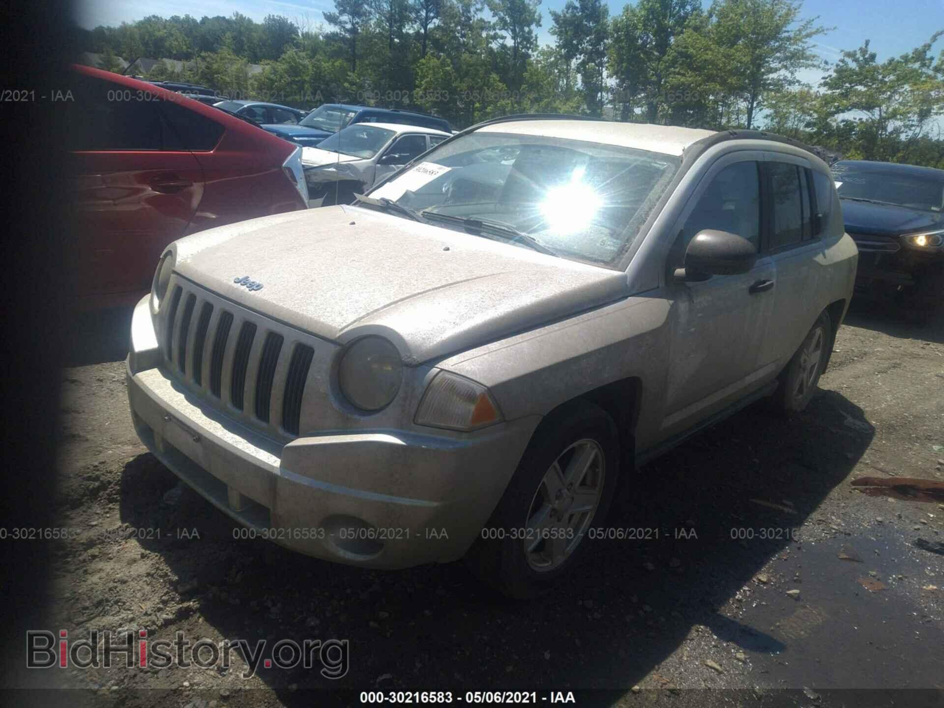 2007 JEEP COMPASS - VIN: 1J8FF47W57D586166 - Фото 2