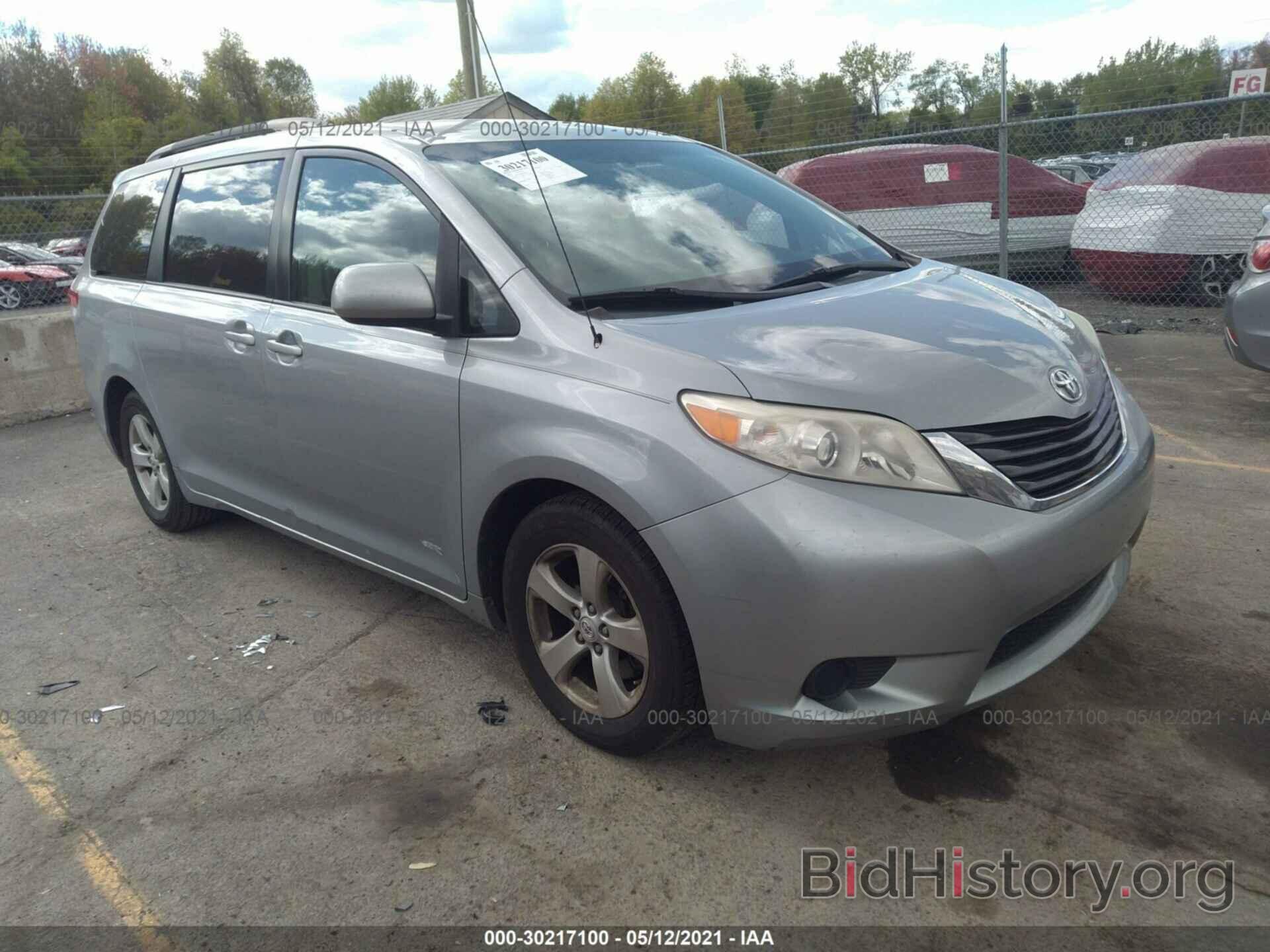 Фотография 5TDKK3DCXBS130974 - TOYOTA SIENNA 2011