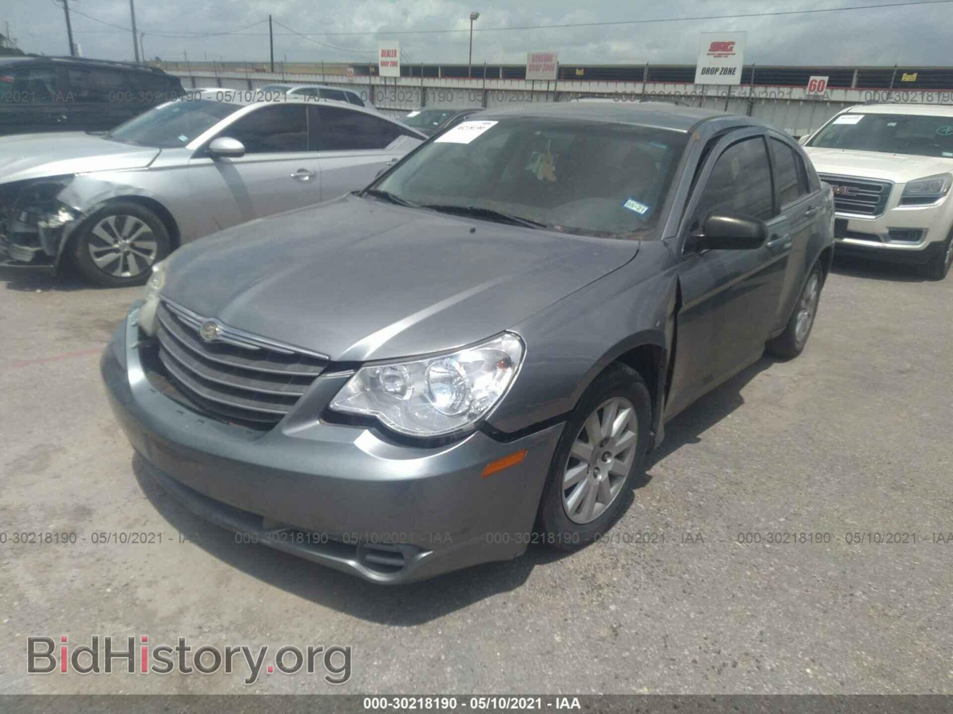 2010 CHRYSLER SEBRING - VIN: 1C3CC4FB2AN223492 - Фото 2