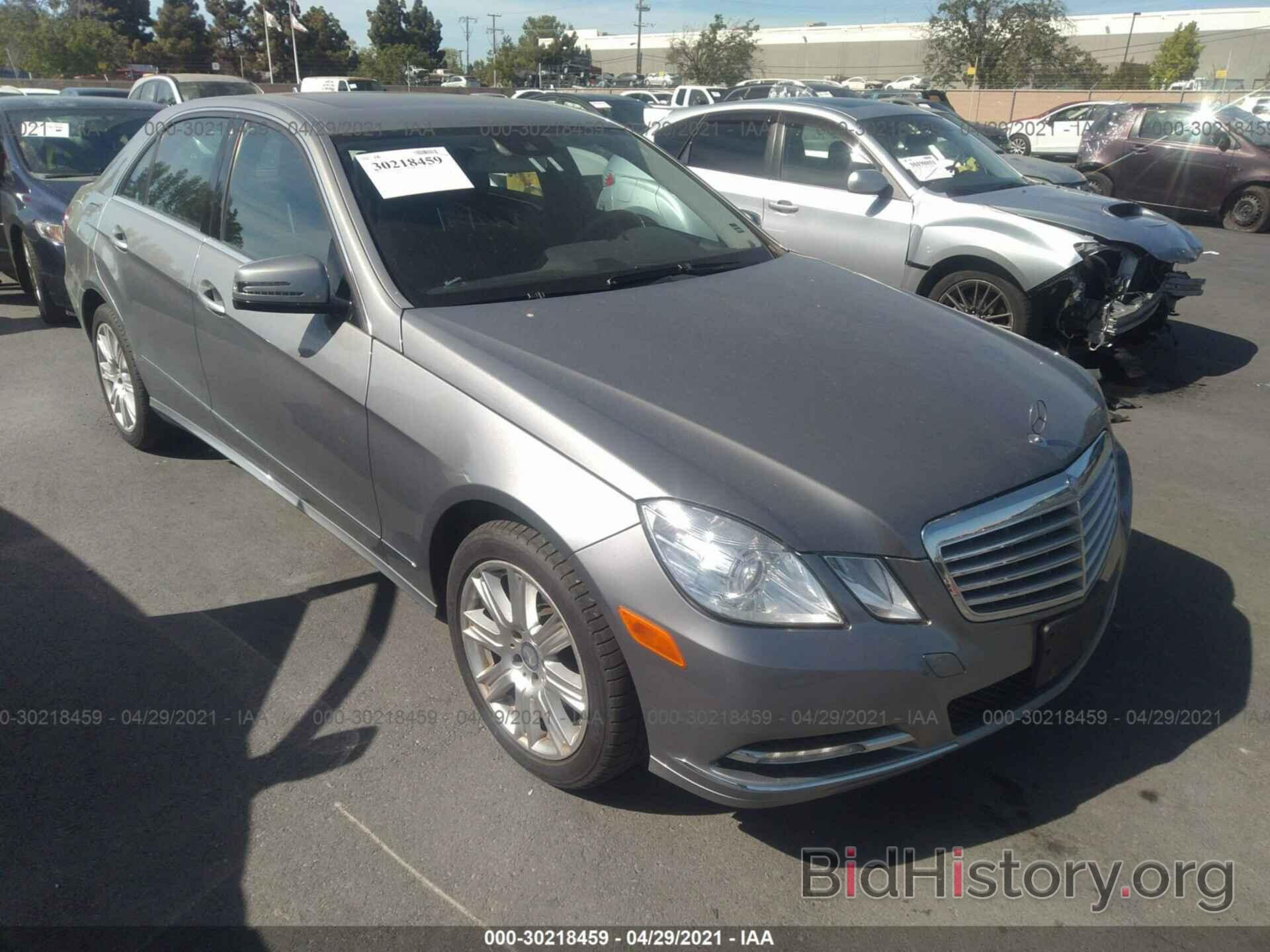 Photo WDDHF2EB3DA696379 - MERCEDES-BENZ E-CLASS 2013