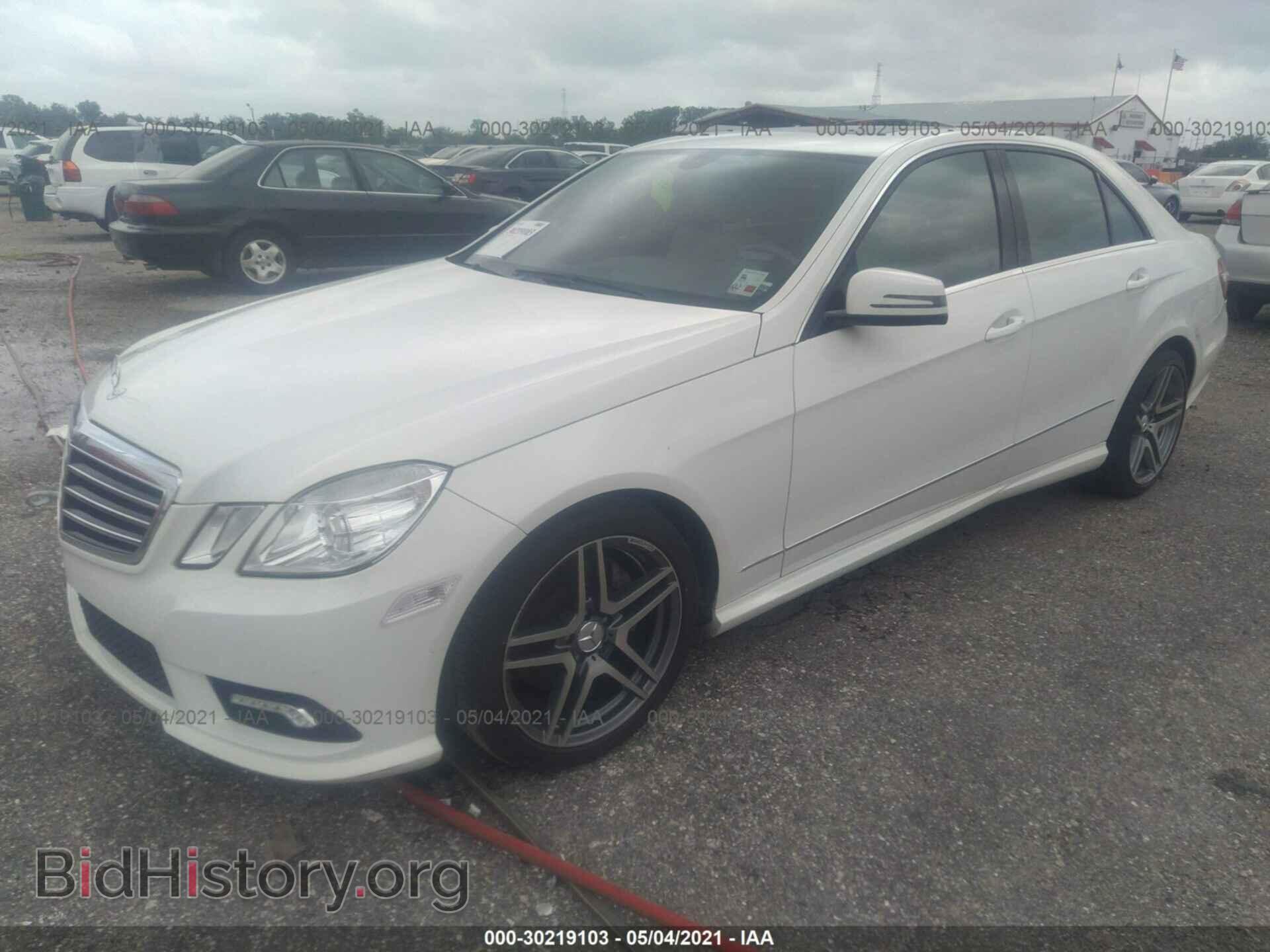 2011 MERCEDES-BENZ E-CLASS - VIN: WDDHF5GB3BA516703 - Фото 2