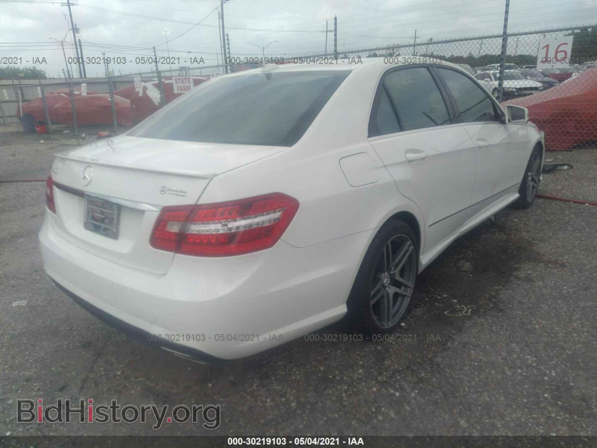 2011 MERCEDES-BENZ E-CLASS - VIN: WDDHF5GB3BA516703 - Фото 4