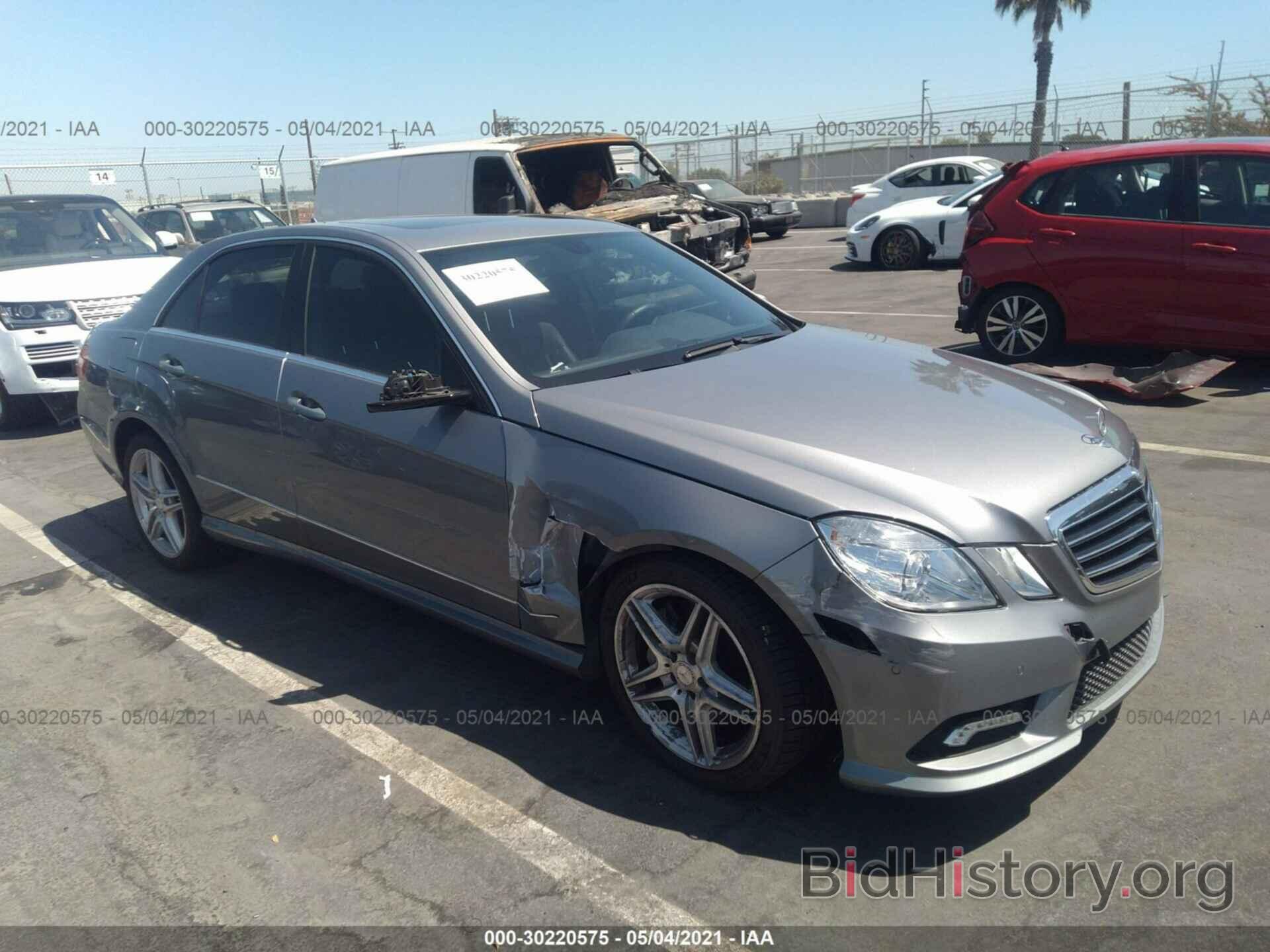 Photo WDDHF7CB9BA267311 - MERCEDES-BENZ E-CLASS 2011