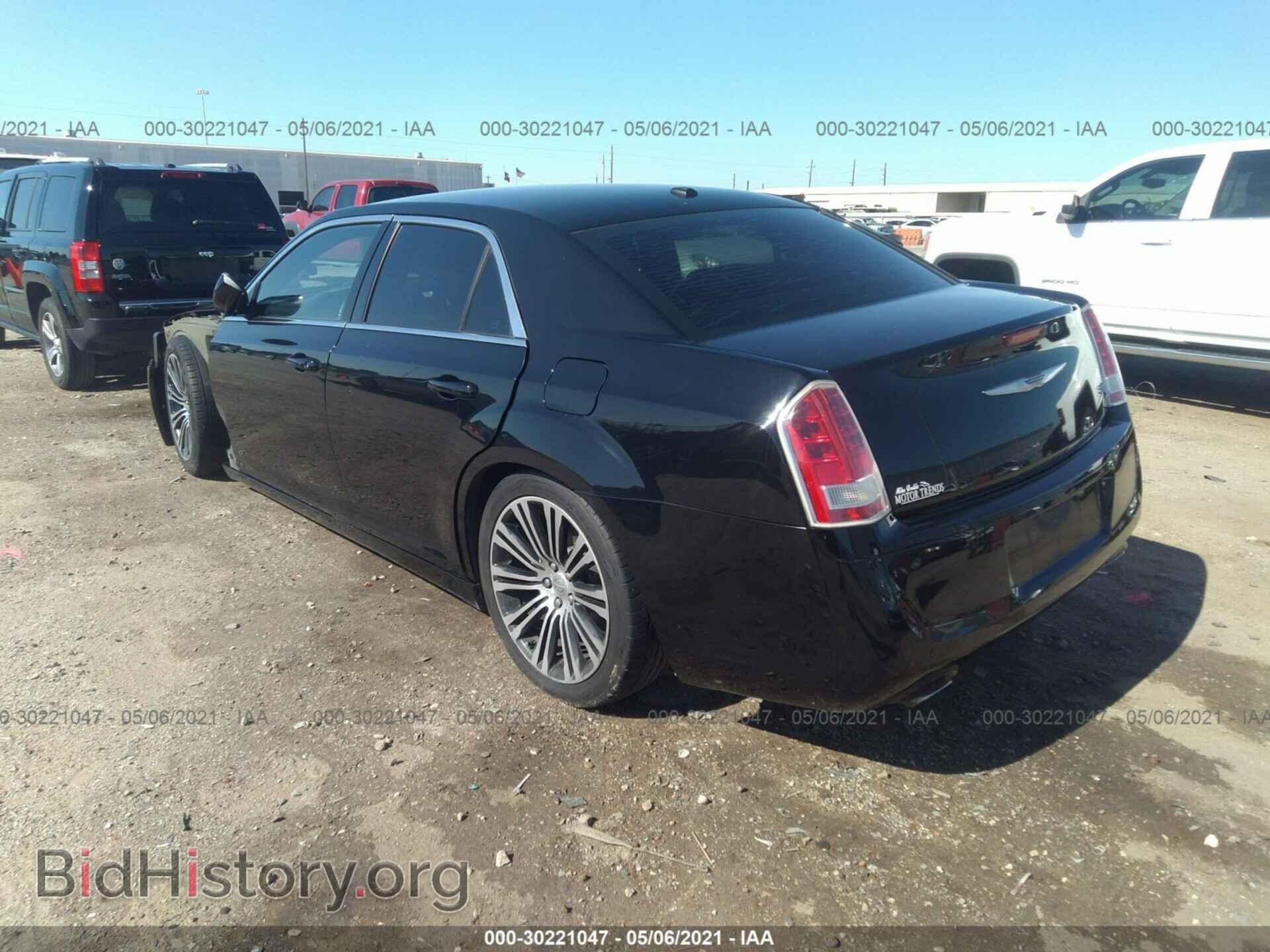 2013 CHRYSLER 300 - VIN: 2C3CCABG2DH556403 - Фото 3