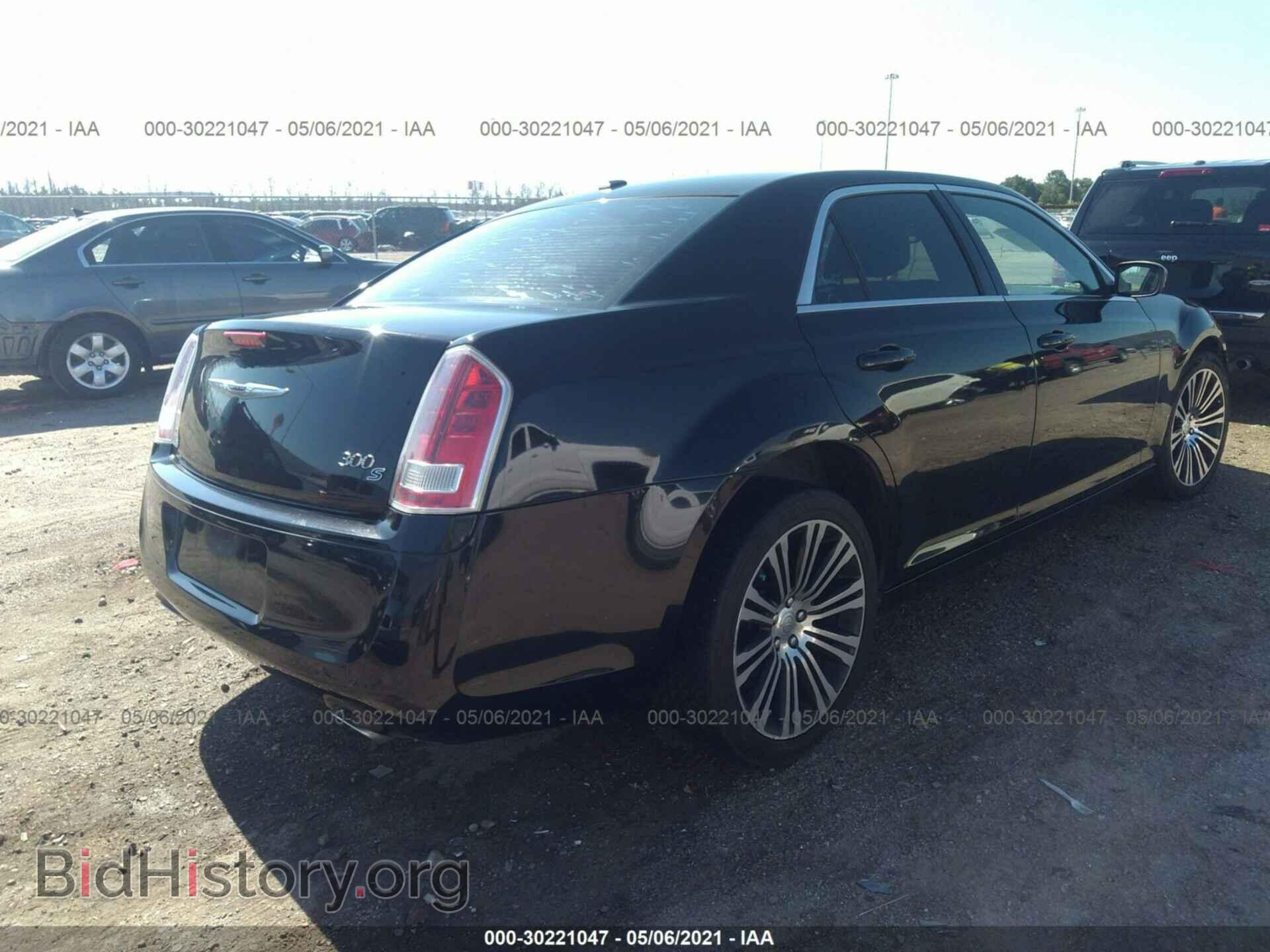 2013 CHRYSLER 300 - VIN: 2C3CCABG2DH556403 - Фото 4