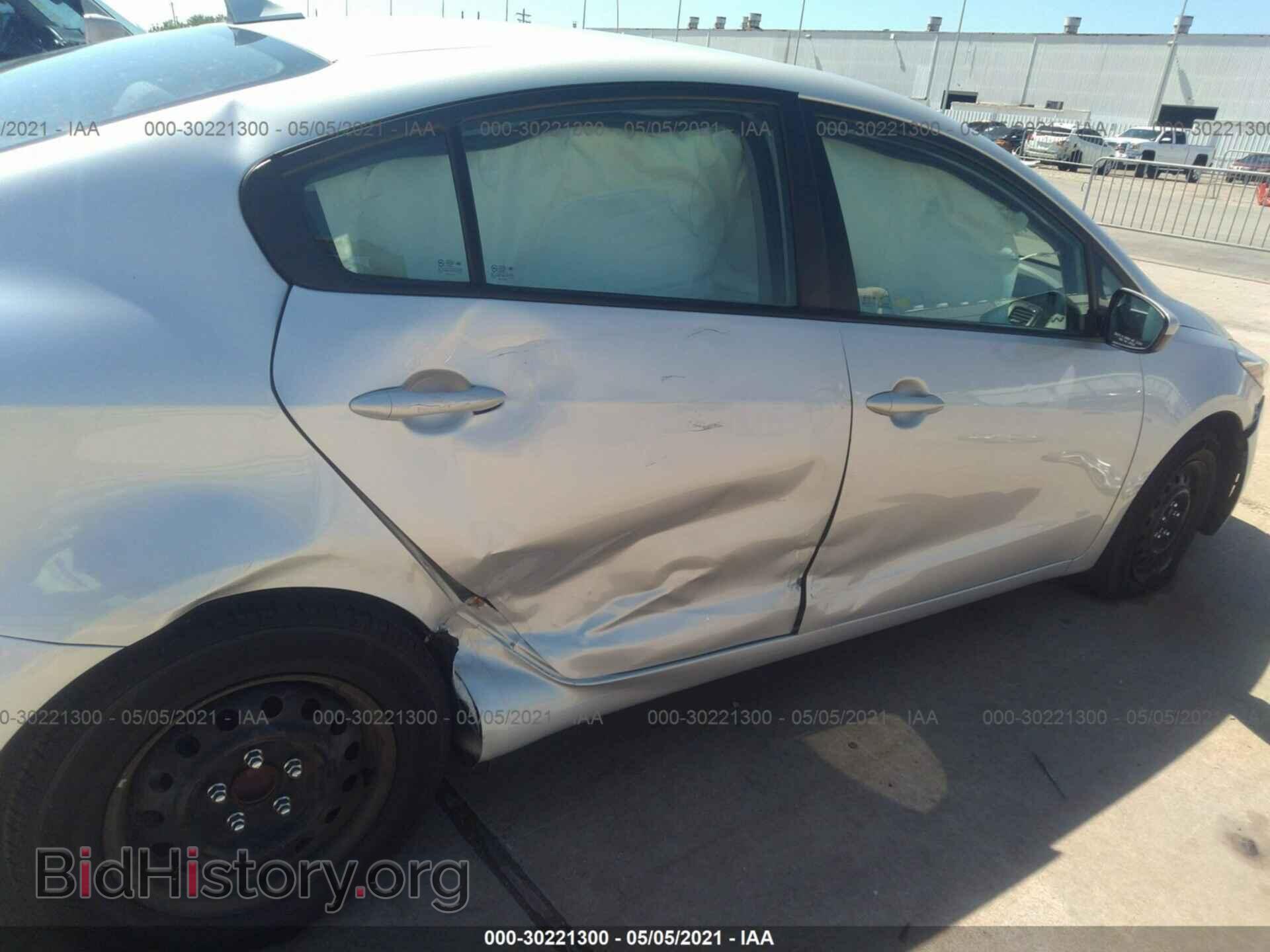 2017 KIA FORTE - VIN: 3KPFK4A72HE093937 - Photo 6