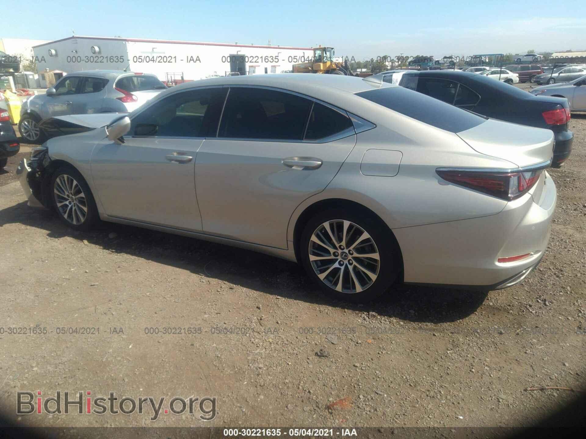 2019 LEXUS ES - VIN: JTHBZ1B13K2004575 - Фото 3