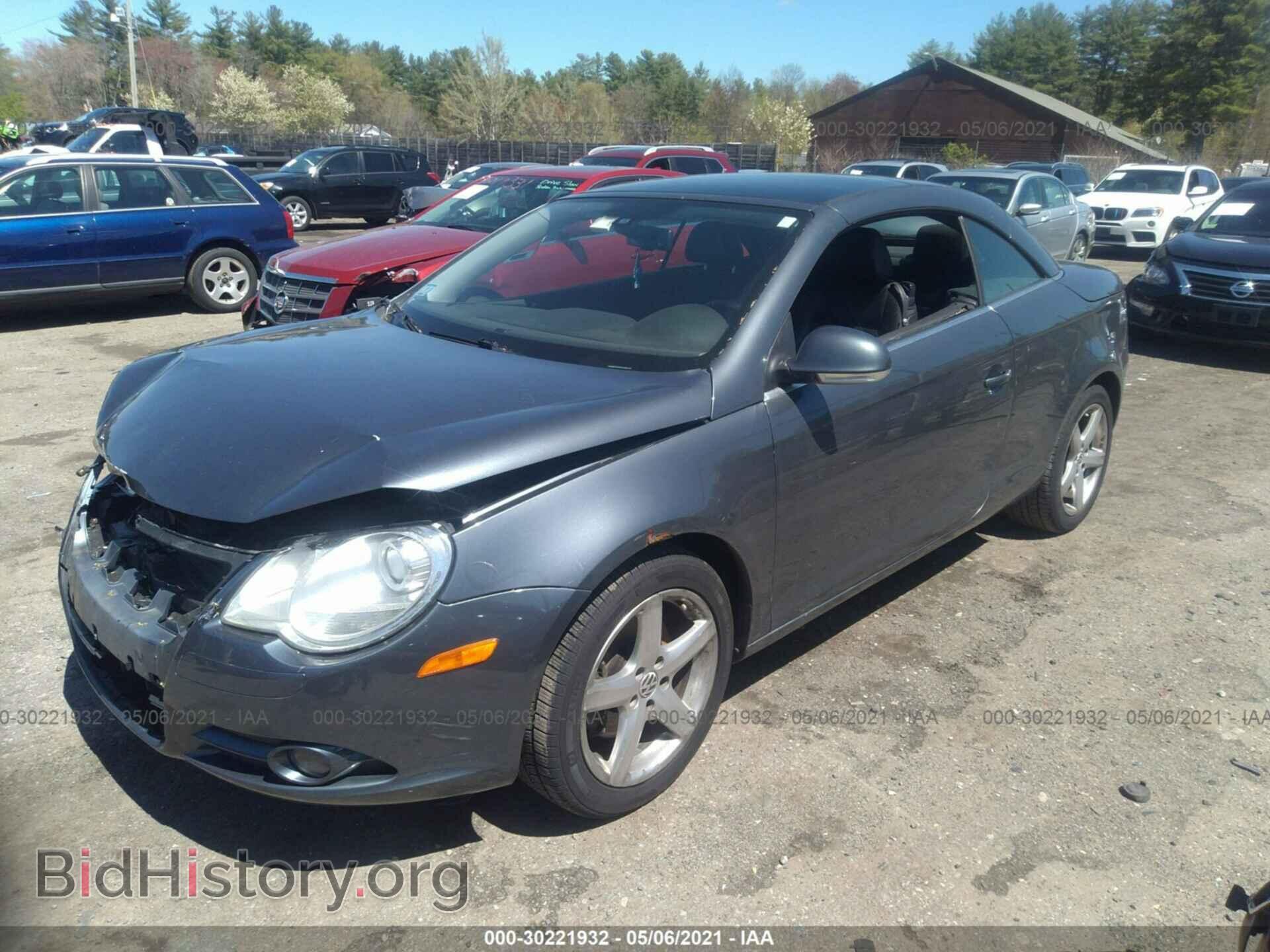 2007 VOLKSWAGEN EOS - VIN: WVWCA71F17V051039 - Фото 2